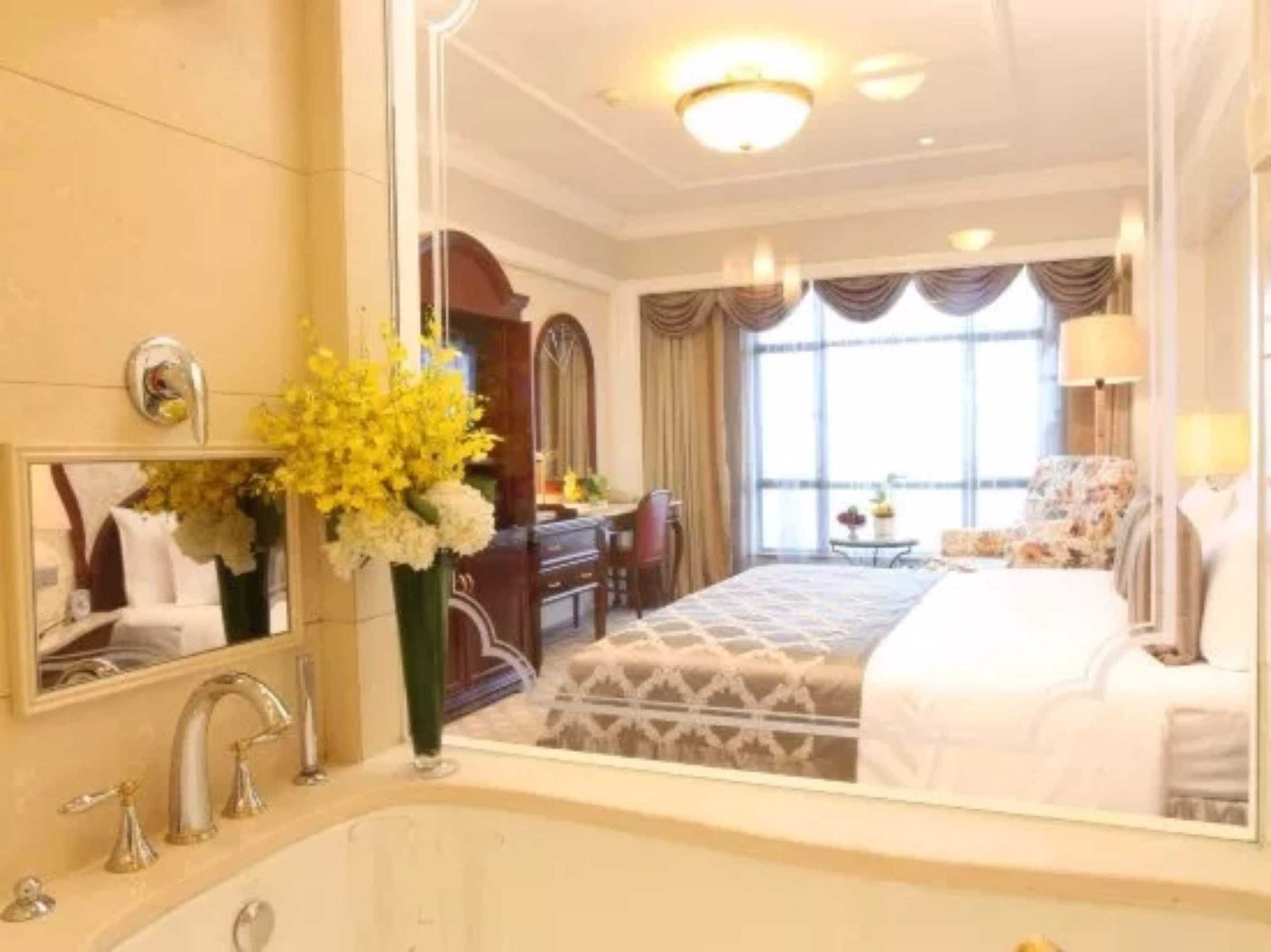 Gift card for Zhongwei Green Lake Hotel Kunming Gift card for Zhongwei Green Lake Hotel Kunming