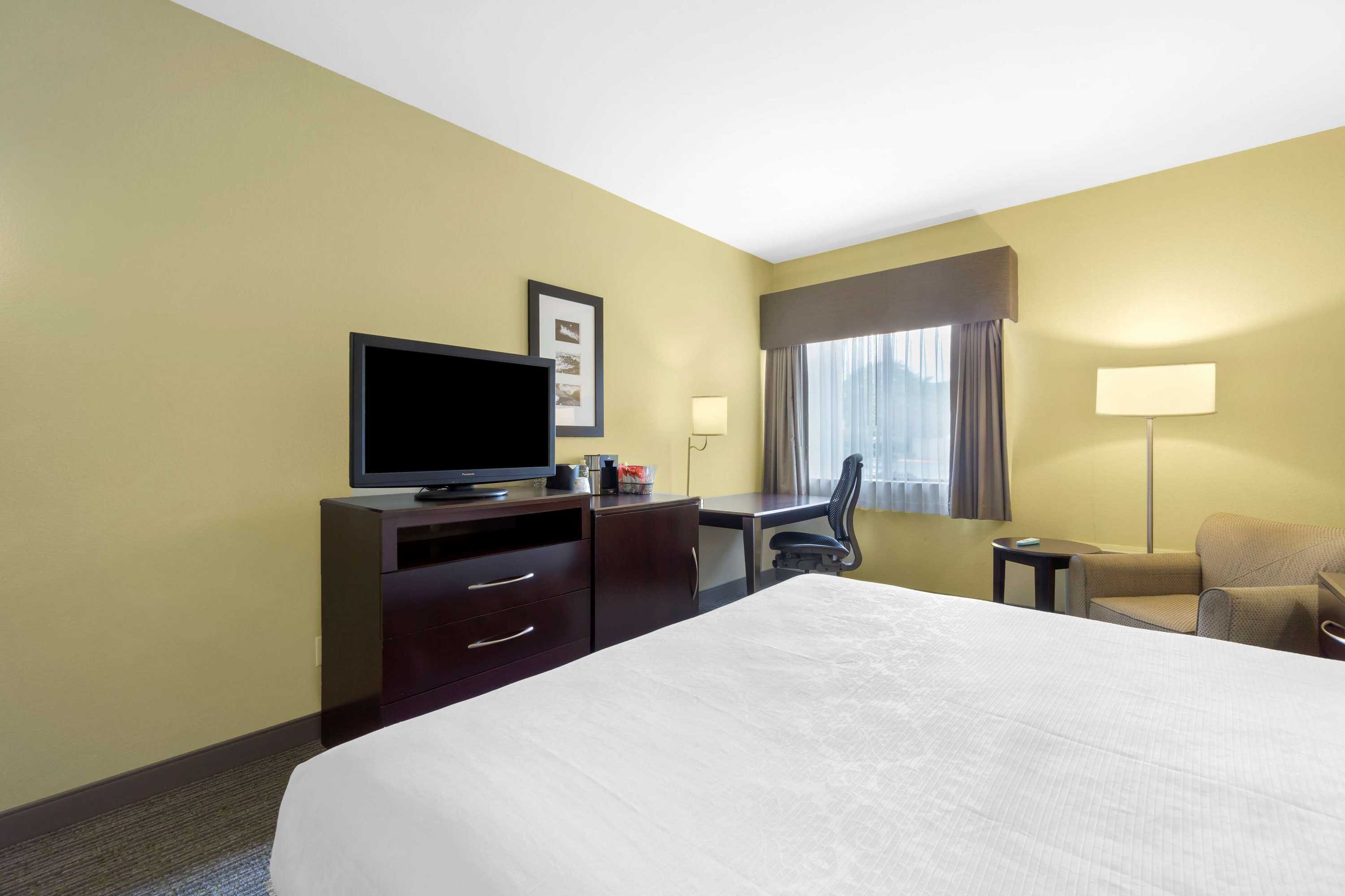 Gift card for Best Western Plus Plaza by The Green Gift card for Best Western Plus Plaza by The Green