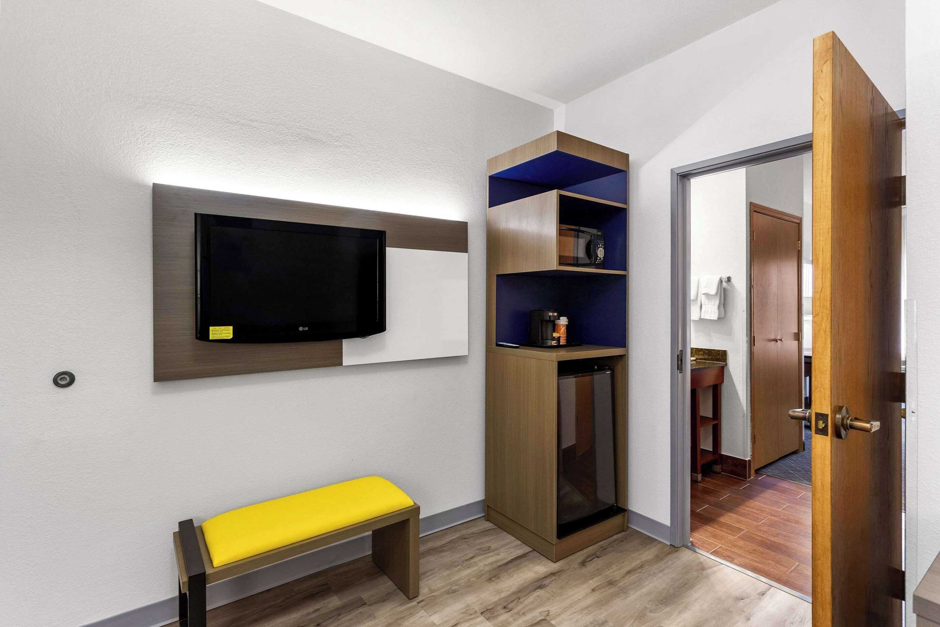 Gift card for Comfort Inn & Suites Kenosha-Pleasant Prairie