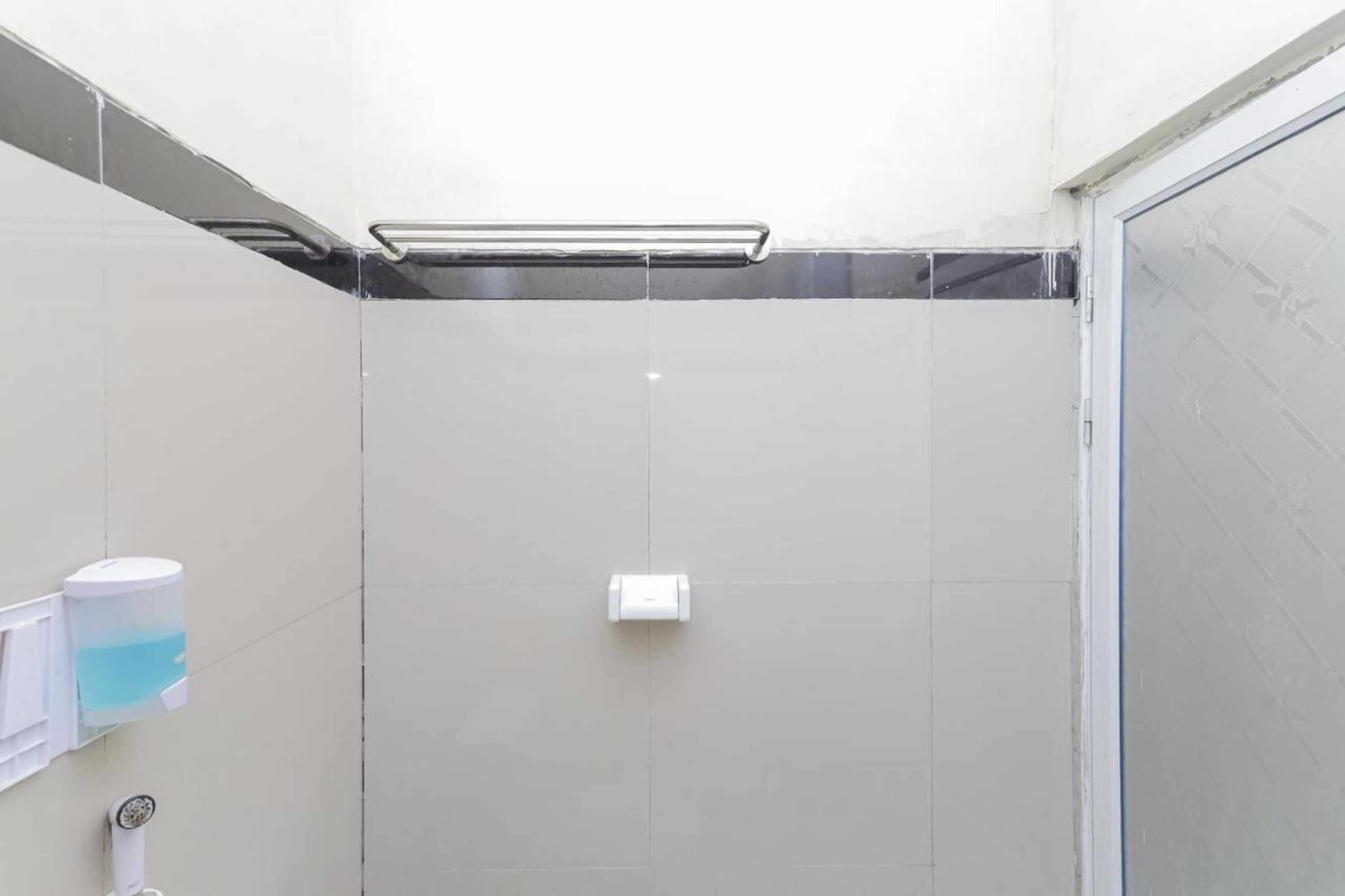 Gift card for Reddoorz Syariah Near Alun Alun Pasuruan Gift card for Reddoorz Syariah Near Alun Alun Pasuruan