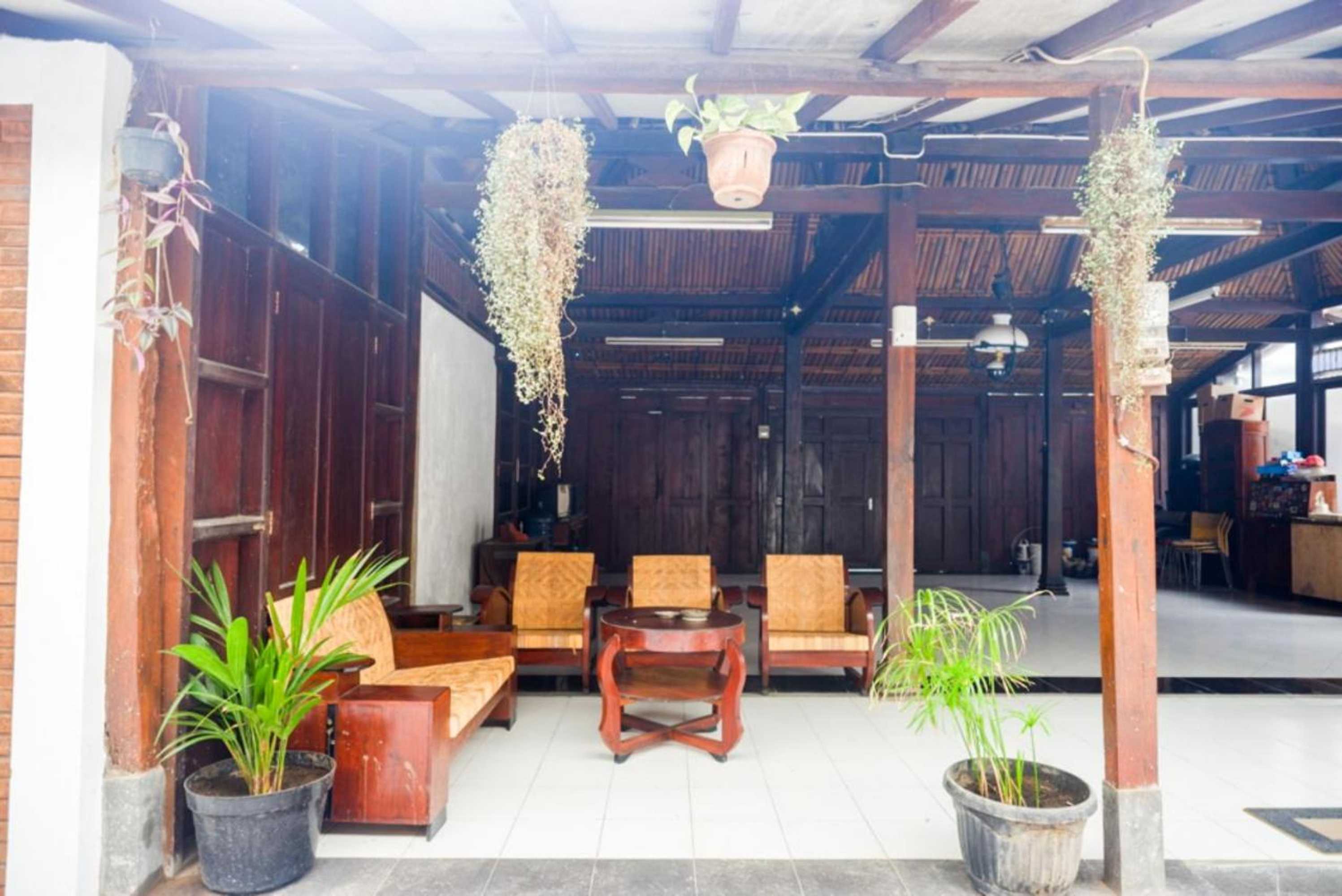 Gift card for Urbanview Hotel Telu Wolu Monjali by Reddoorz