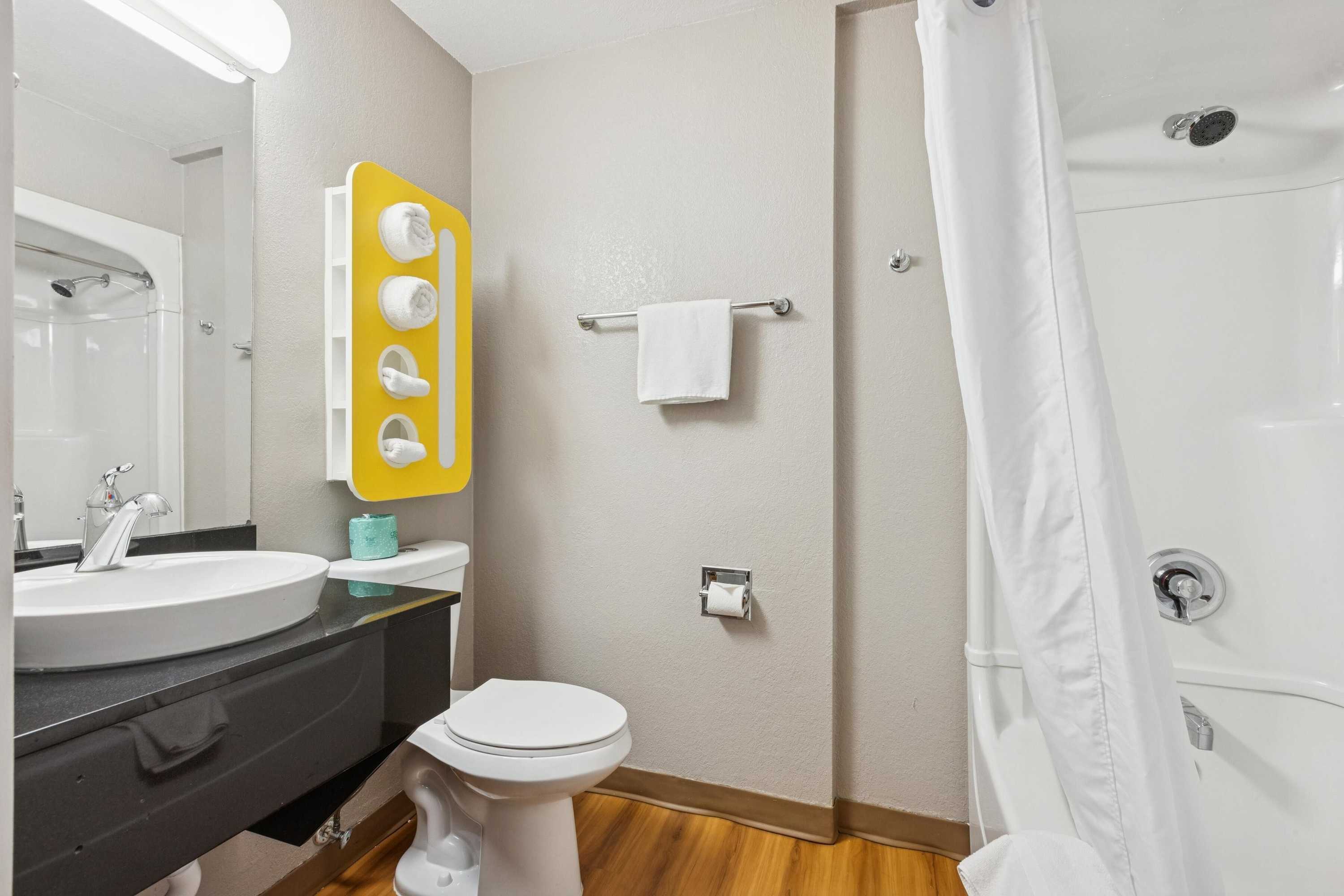 Gift card for Motel 6 Piscataway, NJ