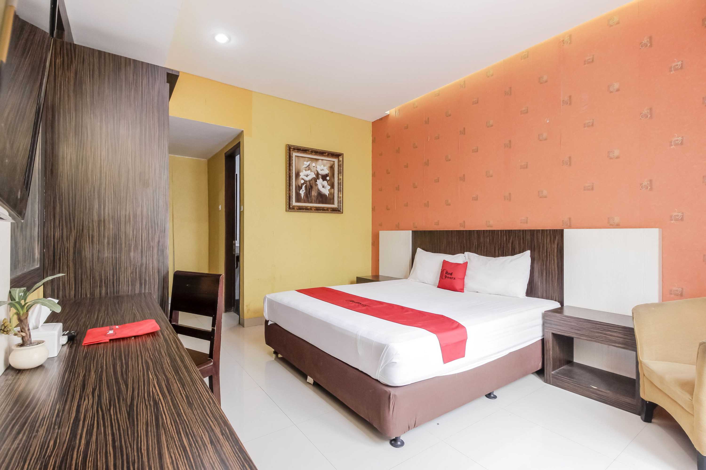 Gift card for Reddoorz Near Pasar Pagi Cirebon Gift card for Reddoorz Near Pasar Pagi Cirebon