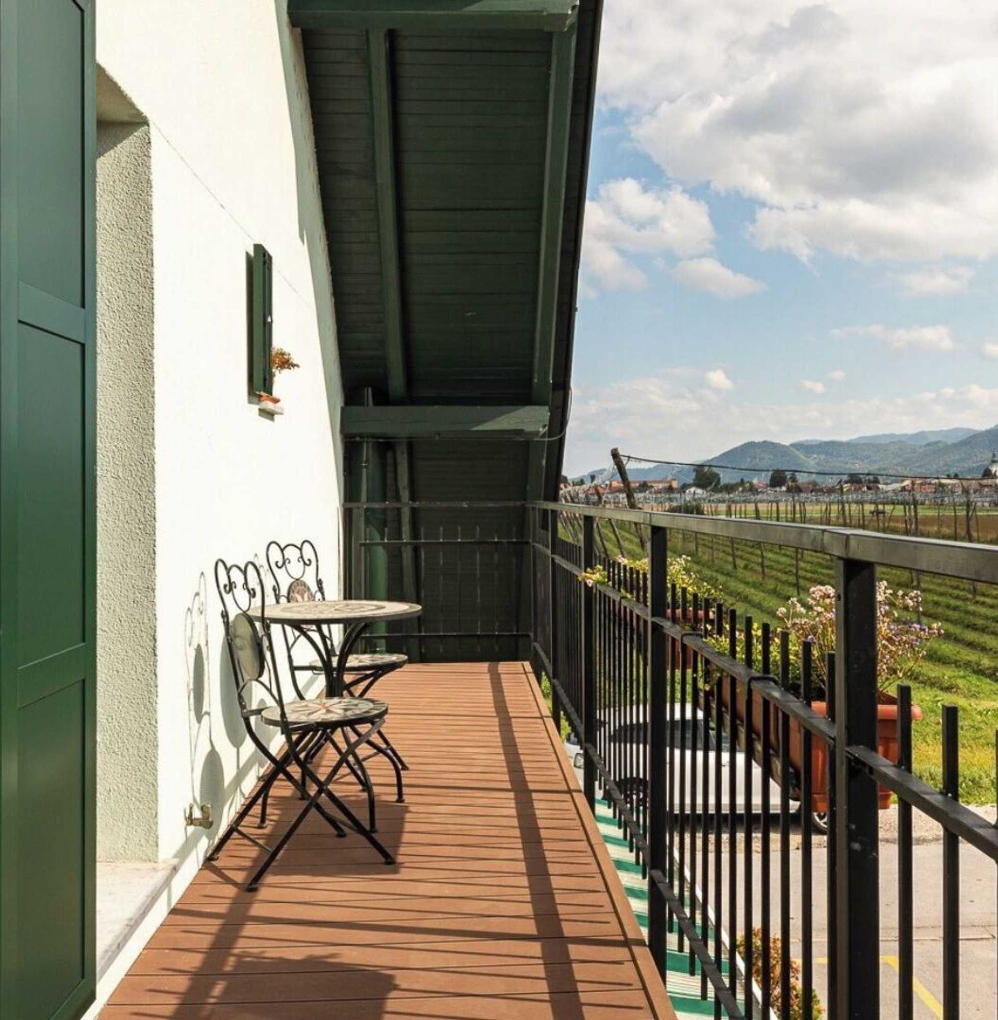 Gift card for Bed & Breakfast Dvorec - Beer Fountain & Galerija Okusov
