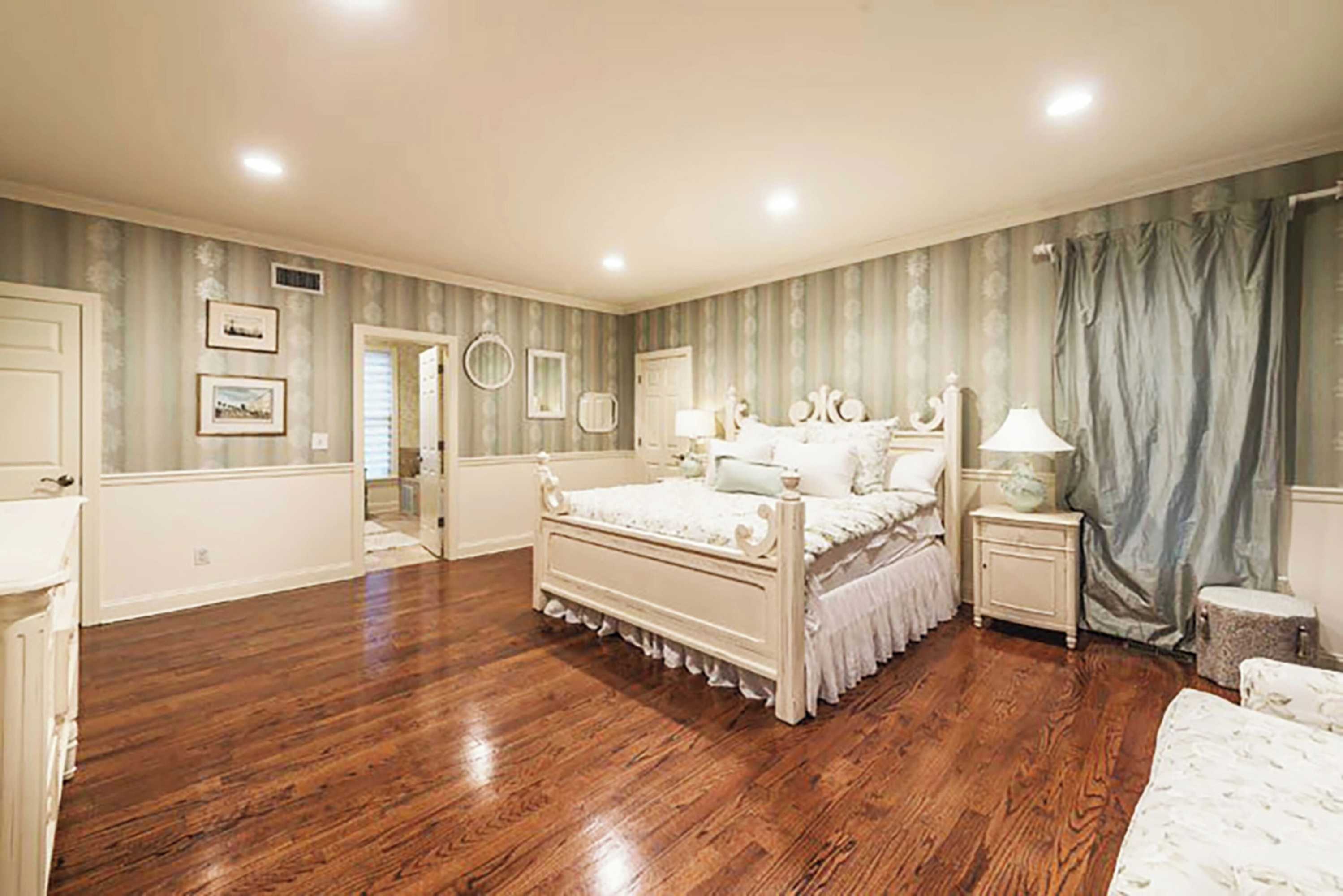 Gift card for Villa Charlotte - Elegant 7 Bedroom Gift card for Villa Charlotte - Elegant 7 Bedroom