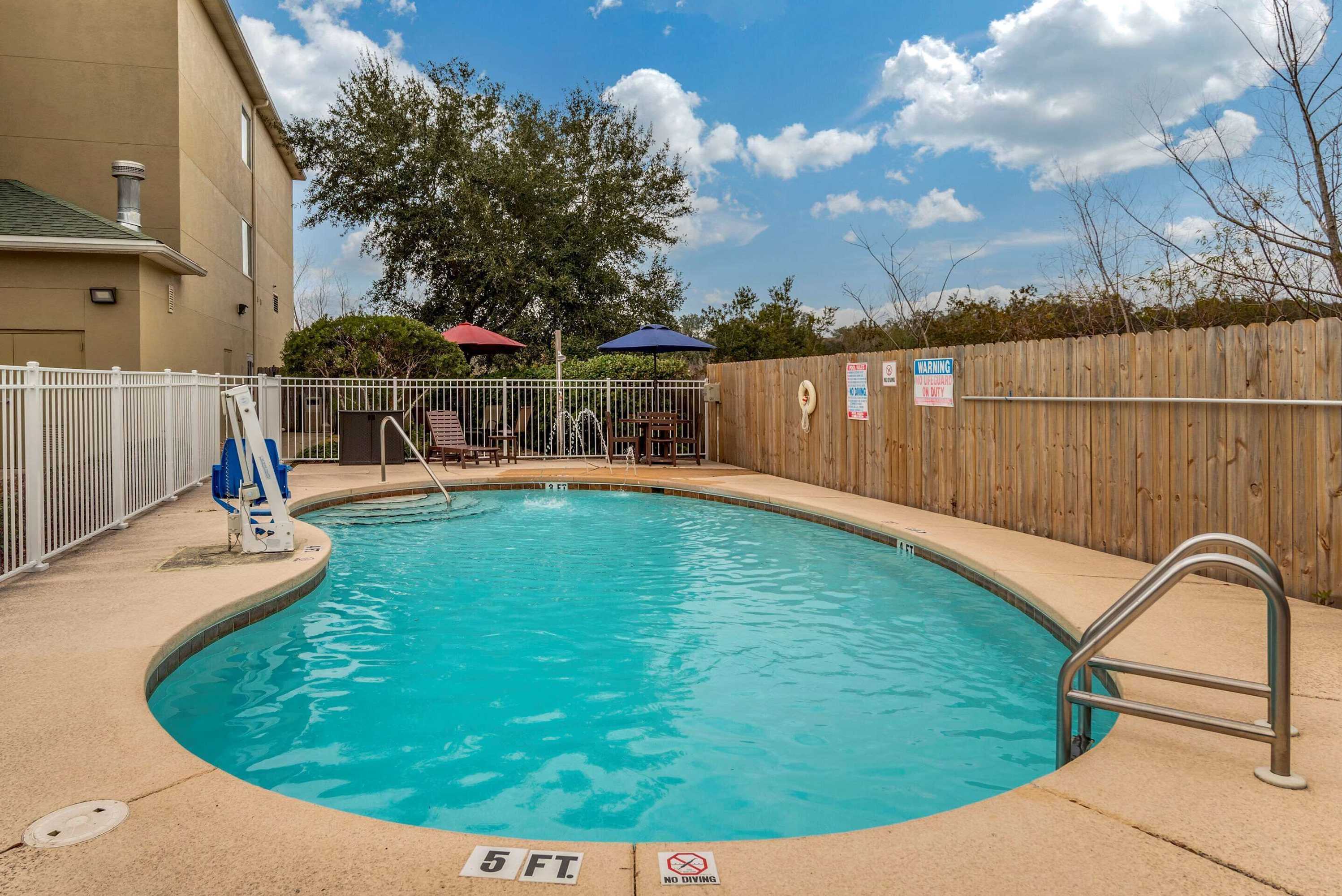 Gift card for Comfort Suites Niceville Near Elgin Air Force Base Gift card for Comfort Suites Niceville Near Elgin Air Force Base