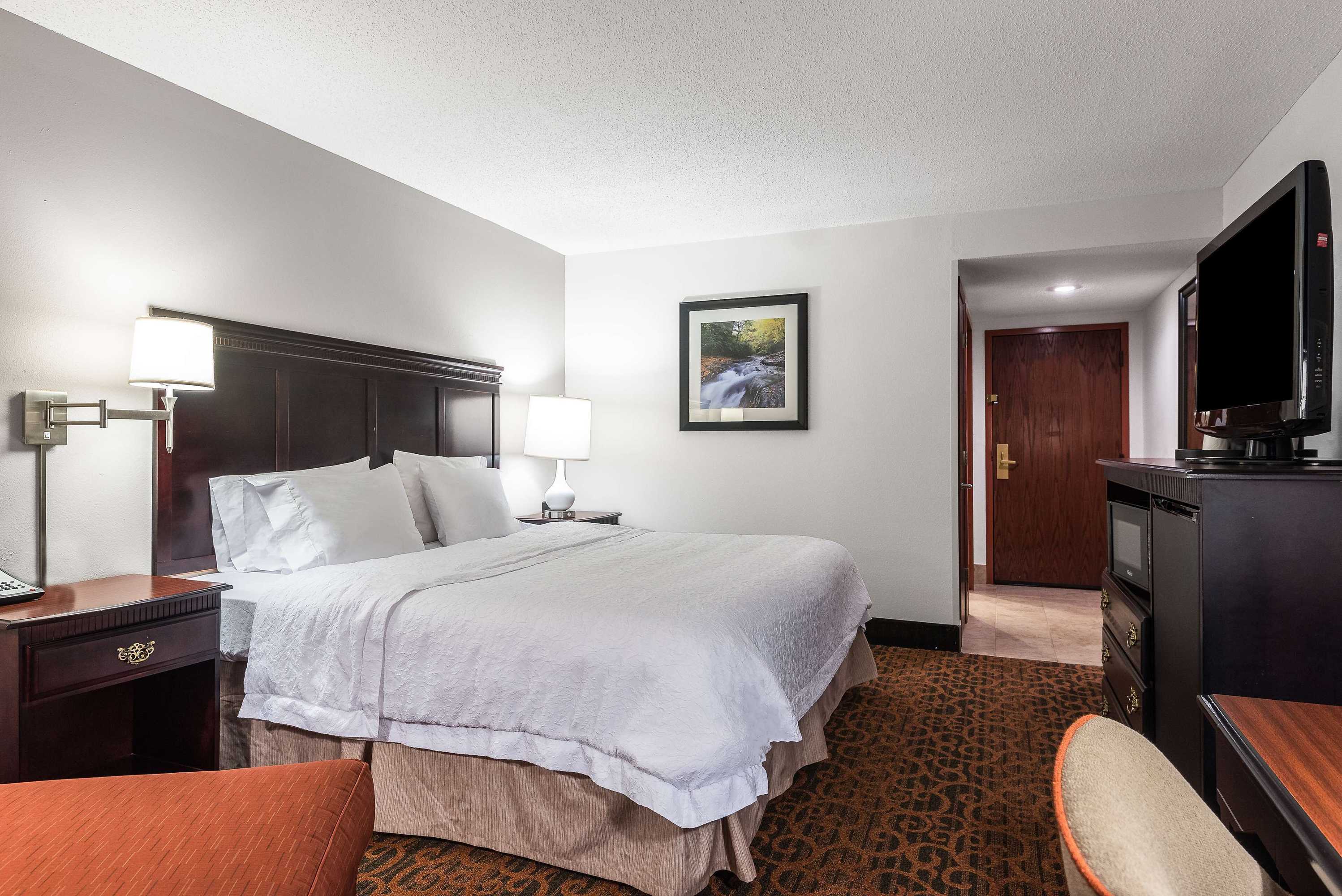 Gift card for Hampton Inn Parkersburg-Mineral Wells Gift card for Hampton Inn Parkersburg-Mineral Wells