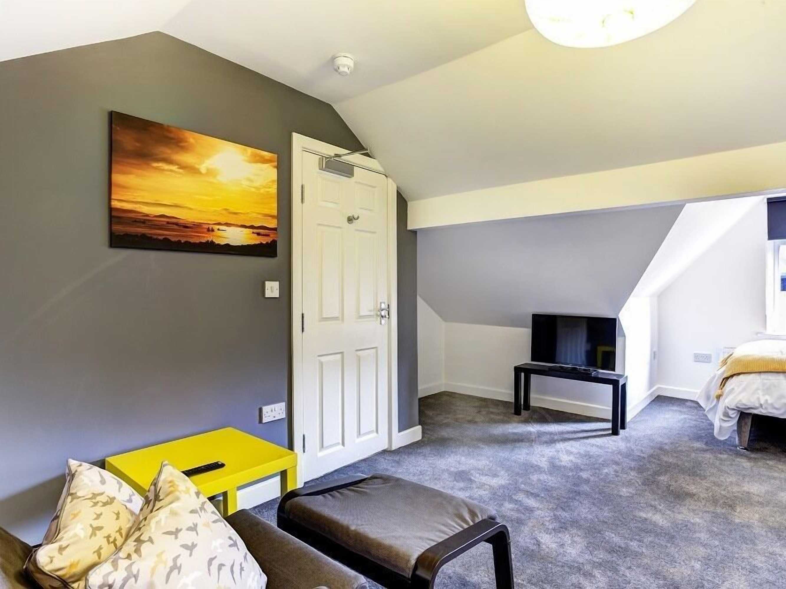 Gift card for Townhouse Plus @ 166 Edleston Road Crewe Gift card for Townhouse Plus @ 166 Edleston Road Crewe