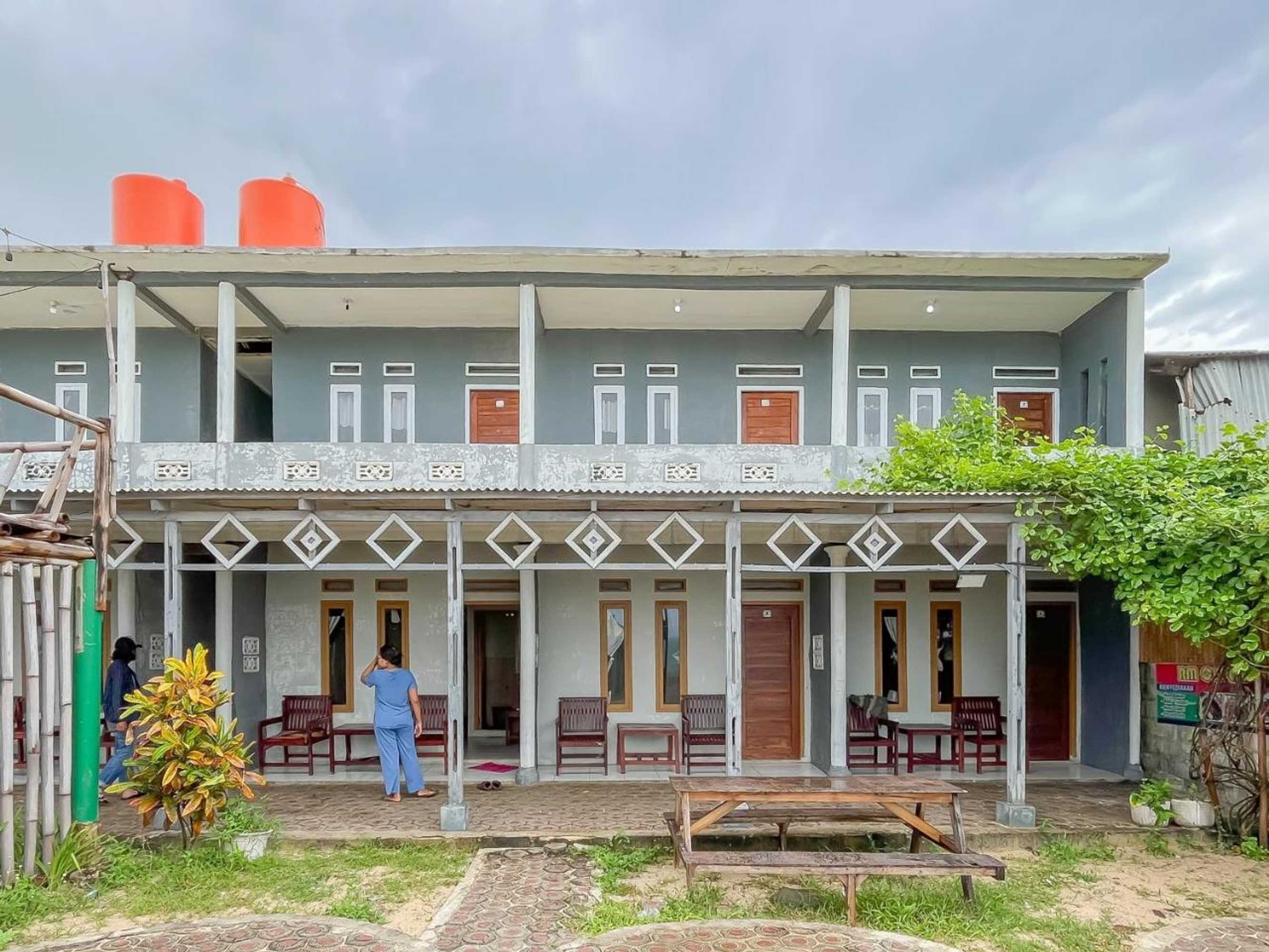 Gift card for Penginapan Diar Near Pantai Santolo Mitra Reddoorz Gift card for Penginapan Diar Near Pantai Santolo Mitra Reddoorz