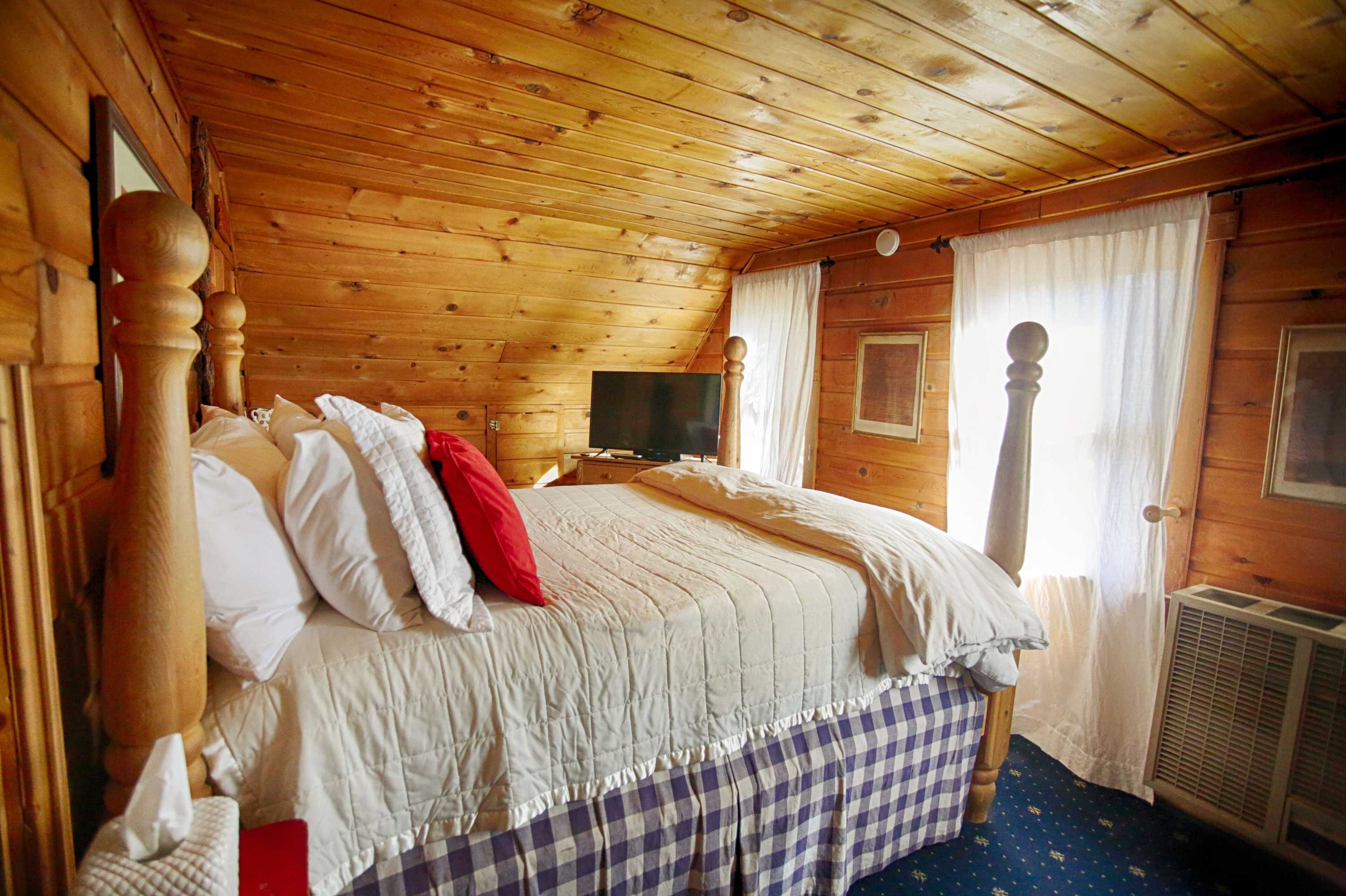 Gift card for Gold Mountain Manor Bed And Breakfast Gift card for Gold Mountain Manor Bed And Breakfast