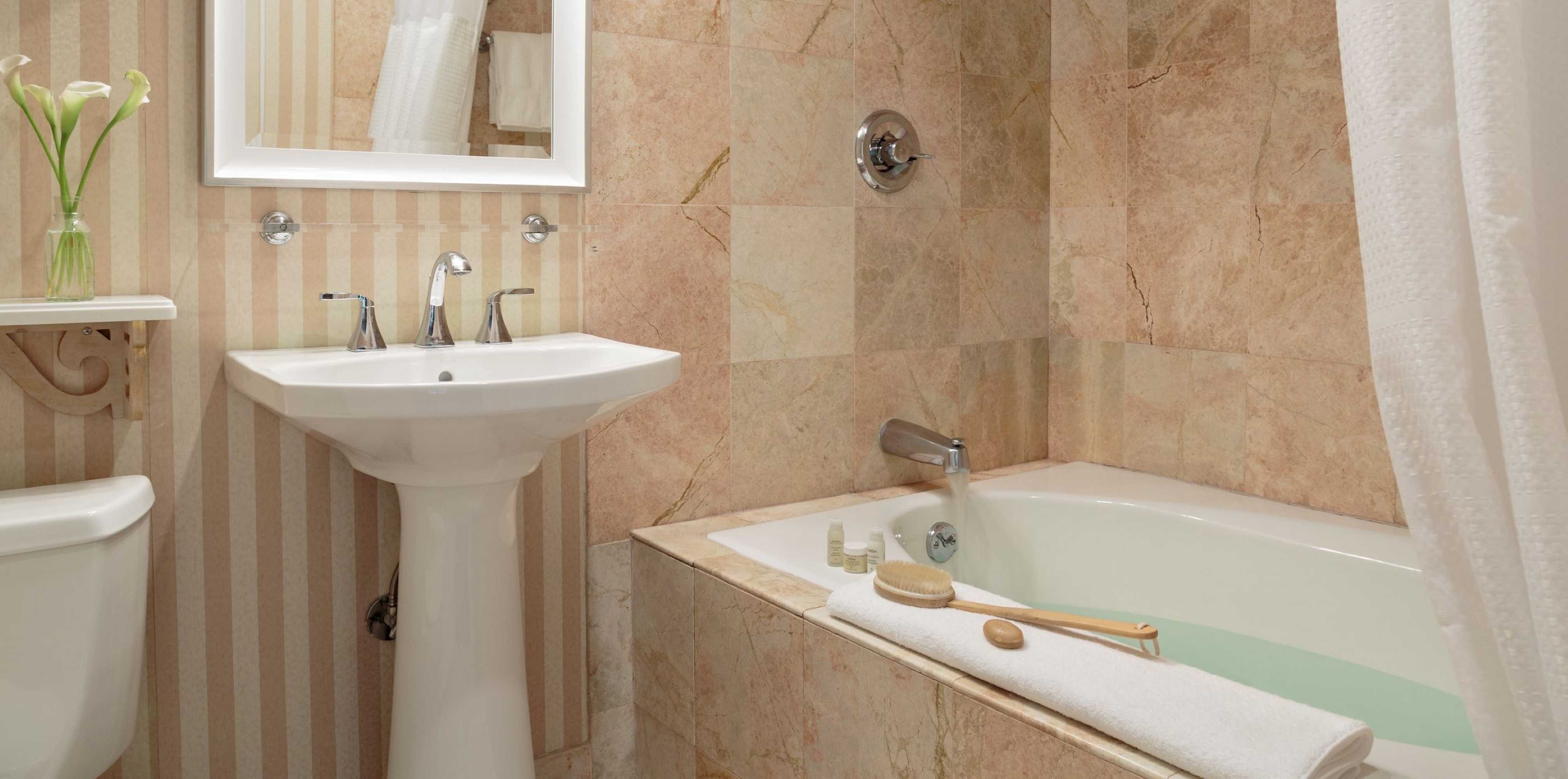 Gift card for Chateau Inn And Suites