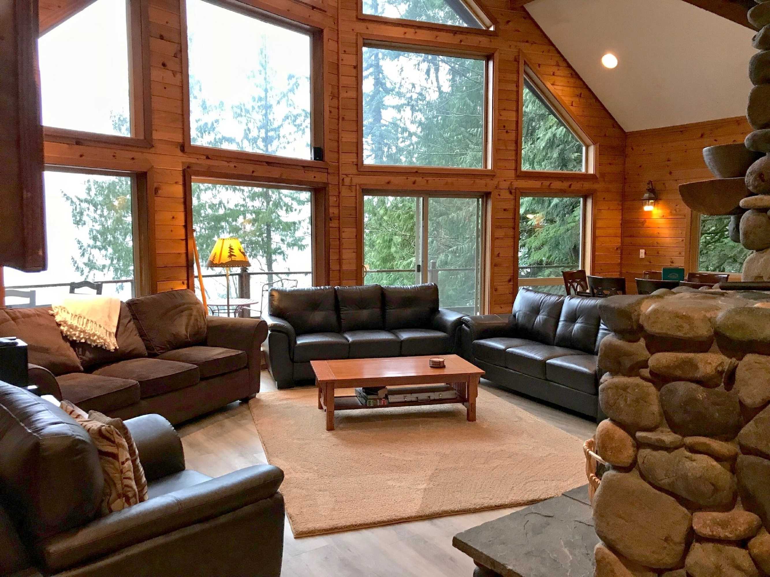 Gift card for 83mf - Lakeside - Hot Tub - Wifi - Bbq - Dock - Sleeps 4 NO Pets Gift card for 83mf - Lakeside - Hot Tub - Wifi - Bbq - Dock - Sleeps 4 NO Pets