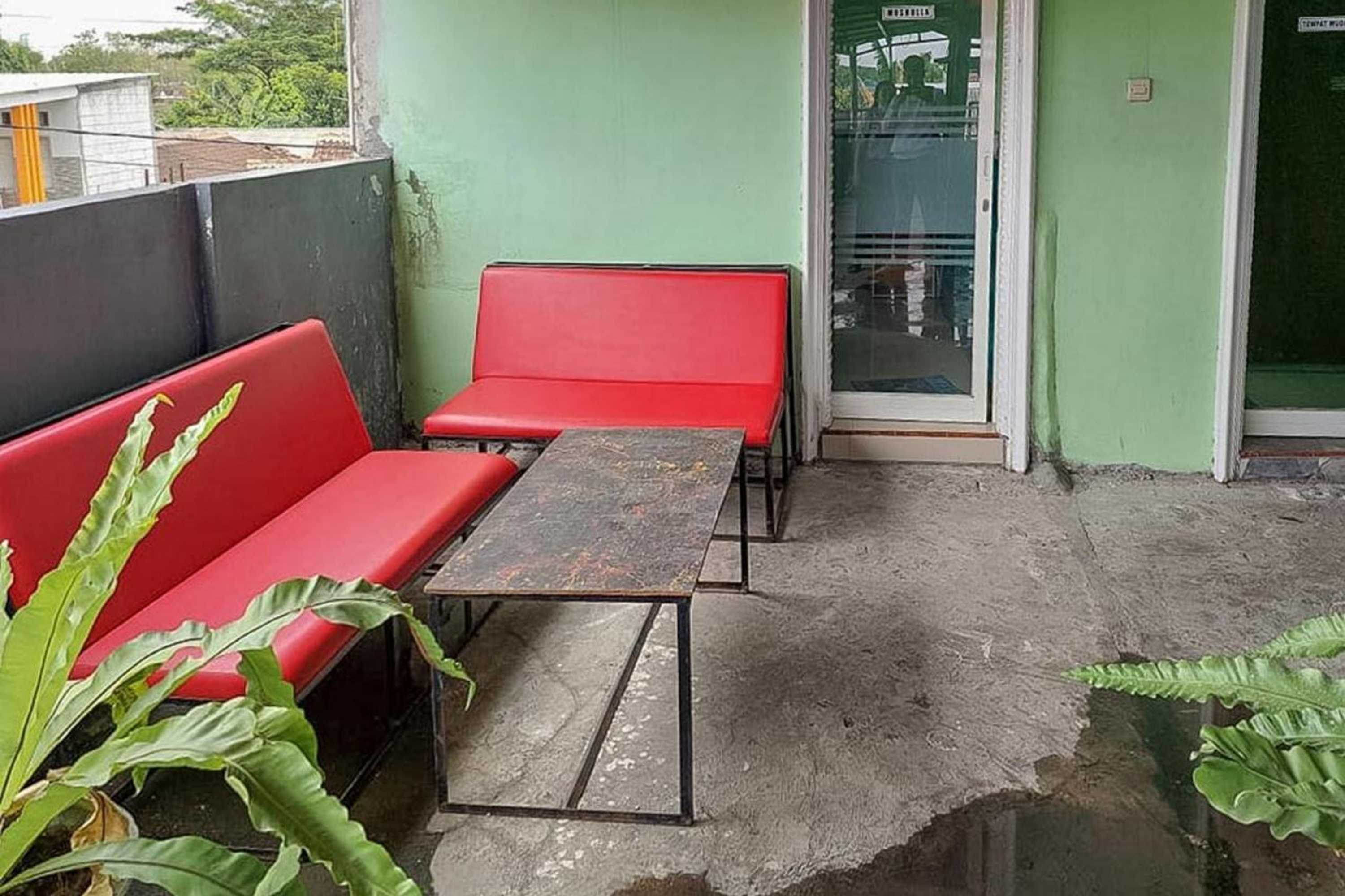 Gift card for Icha Homestay Near Terminal Purabaya Madiun