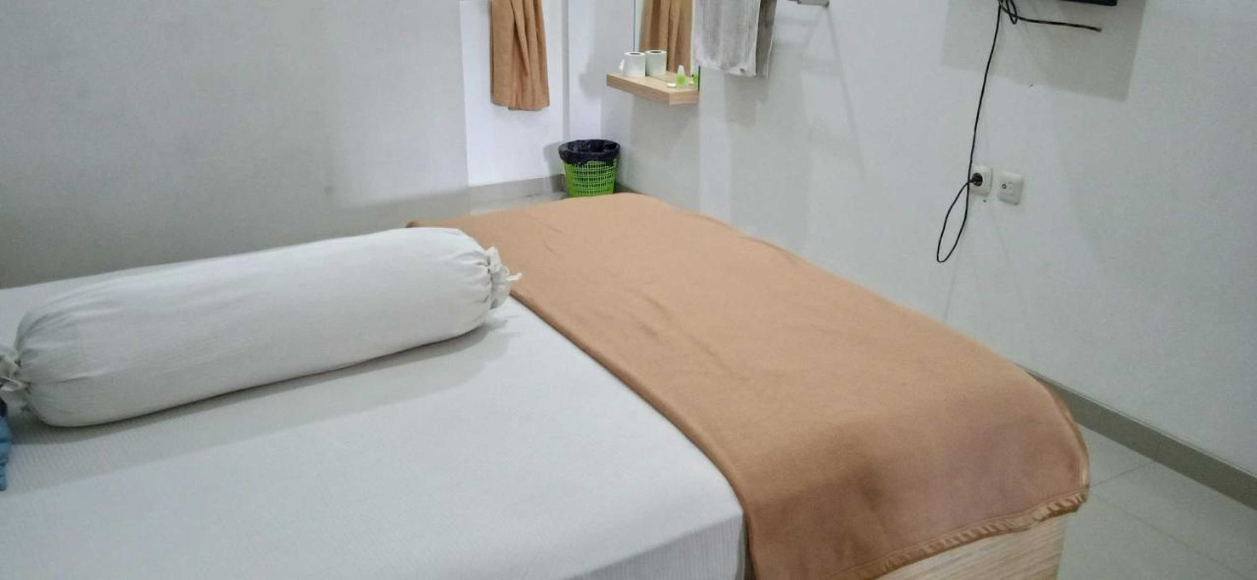 Gift card for Guest House Pinarak 2 Syariah Near Gor Satria Purwokerto Mitra Reddoorz Gift card for Guest House Pinarak 2 Syariah Near Gor Satria Purwokerto Mitra Reddoorz
