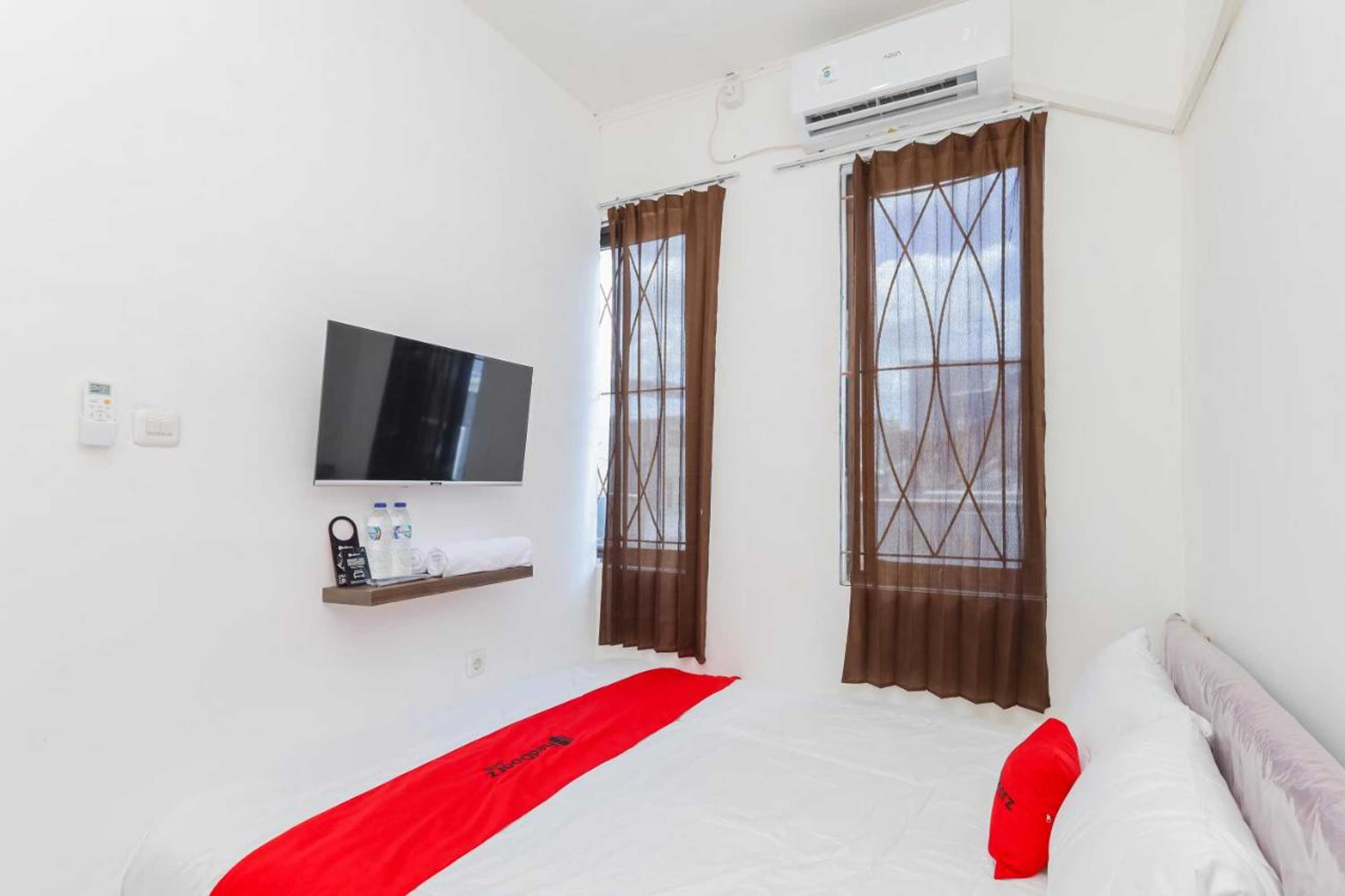 Gift card for Reddoorz Near Pasar Lama Serang