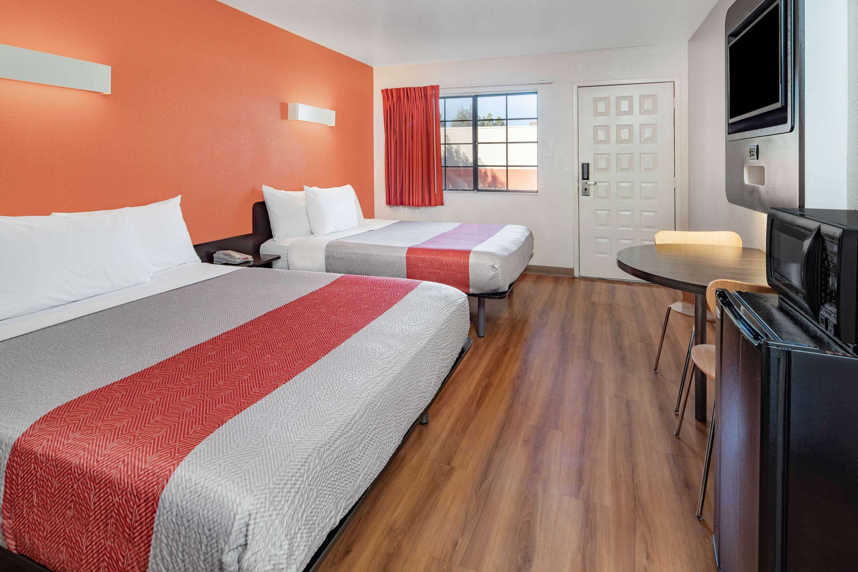 Gift card for Motel 6 Thousand Oaks, CA Gift card for Motel 6 Thousand Oaks, CA
