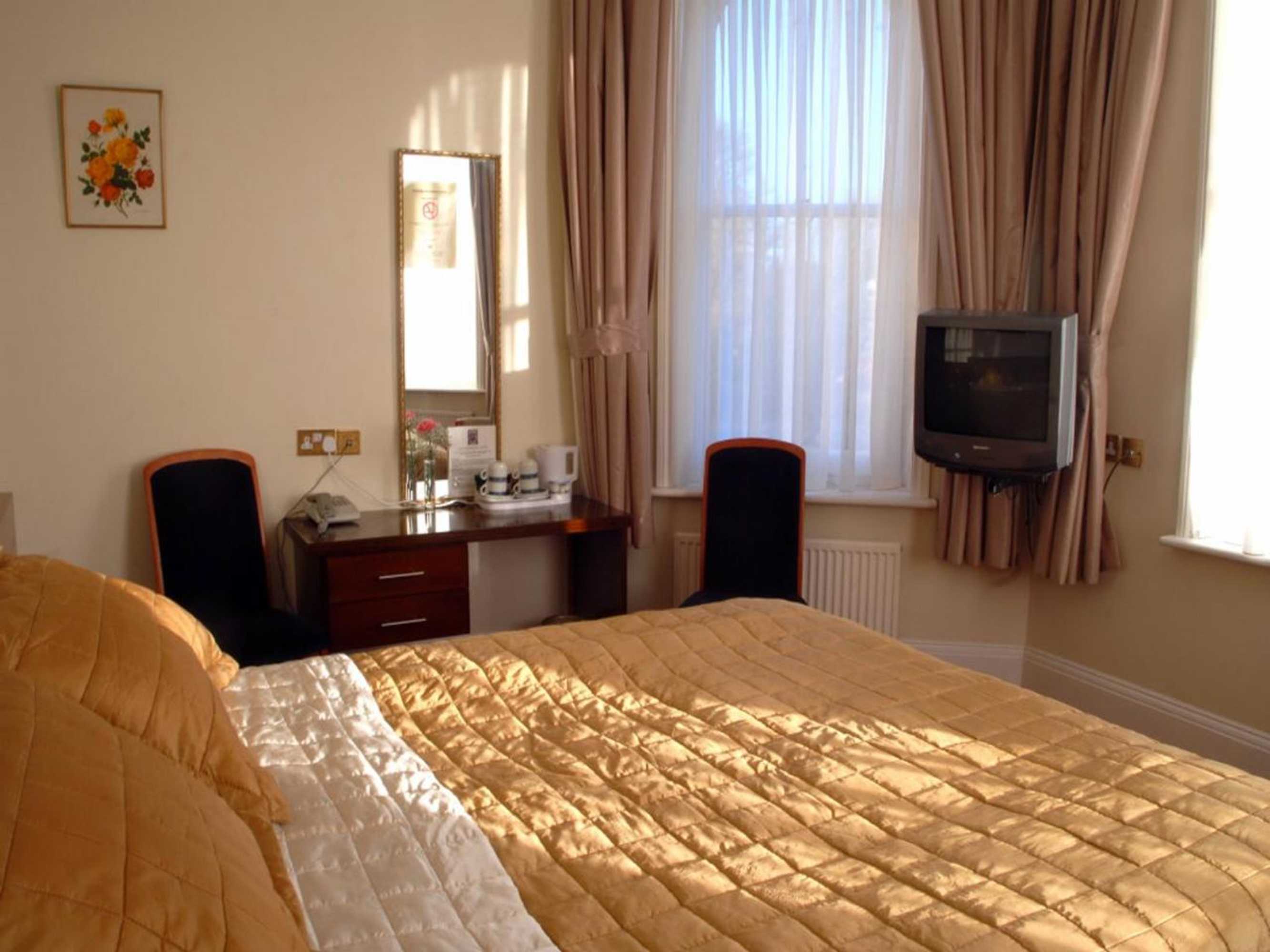 Gift card for Cambridge Hotel Gatwick