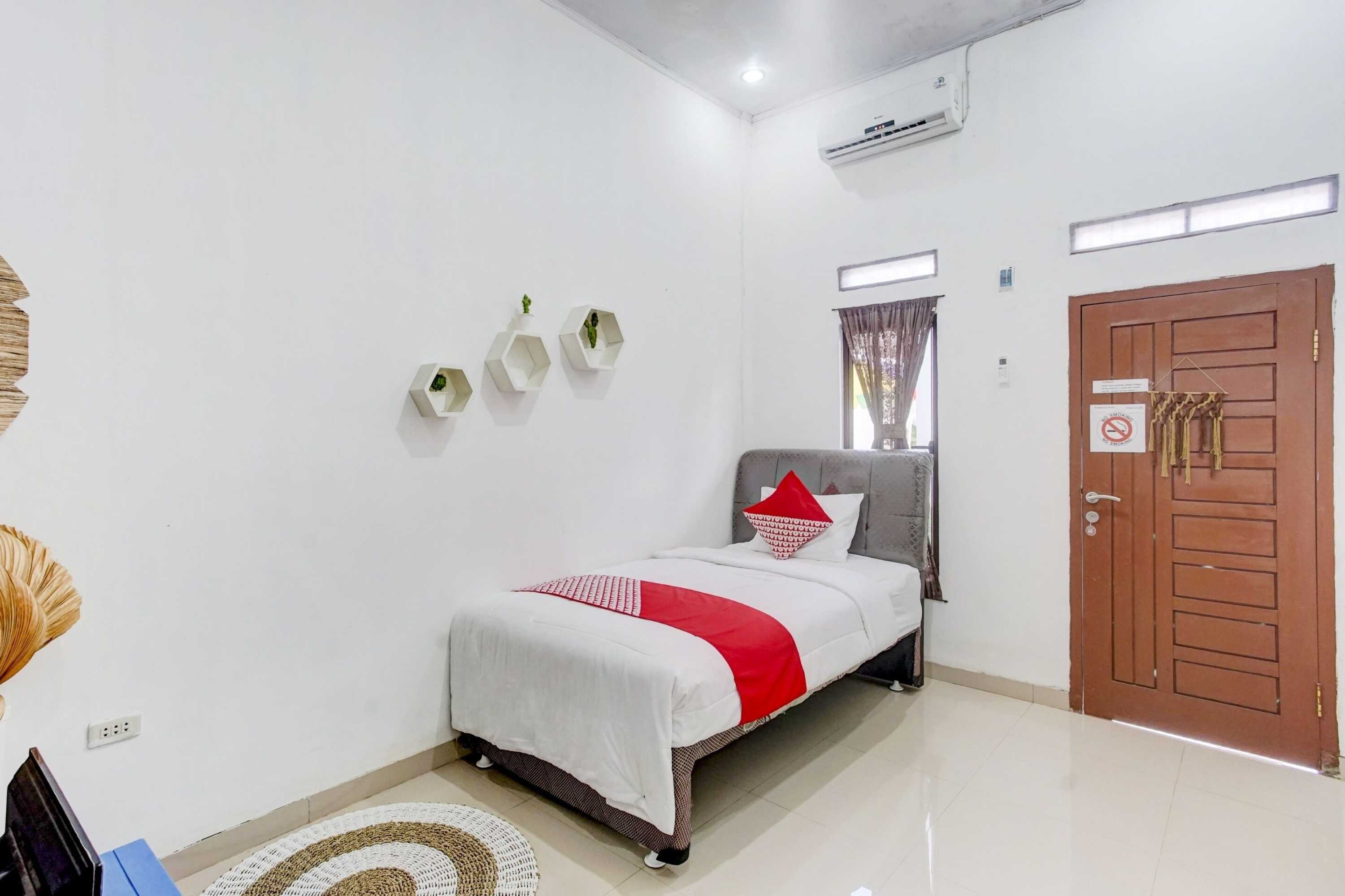 Gift card for Oyo 90124 Oemah Ratu Hostel Syariah Gift card for Oyo 90124 Oemah Ratu Hostel Syariah