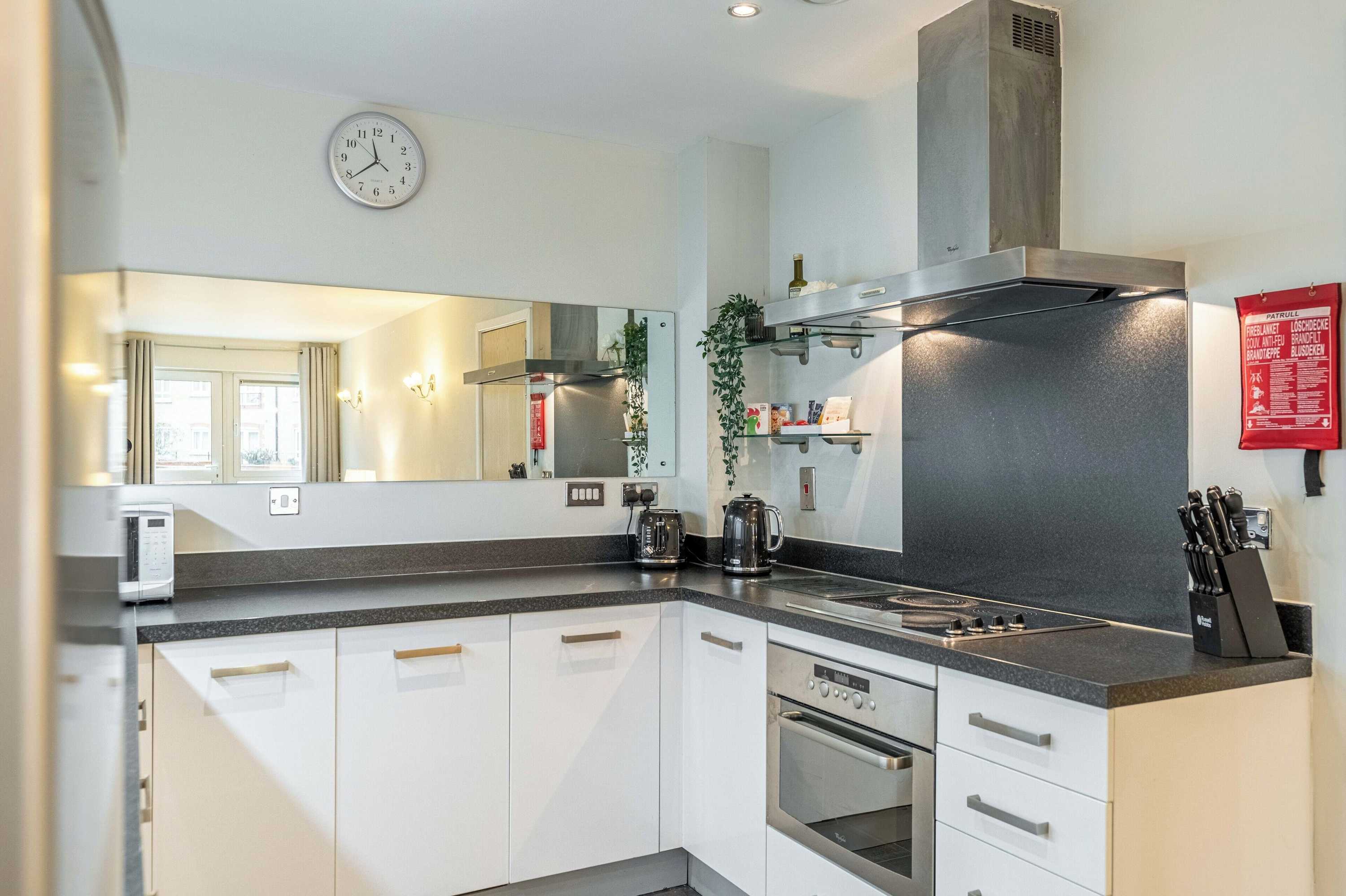 Gift card for Cotels Centro - Central Location, Parking, Fibre Wifi, Smart Tv, Fully Equipped Kitchen Gift card for Cotels Centro - Central Location, Parking, Fibre Wifi, Smart Tv, Fully Equipped Kitchen