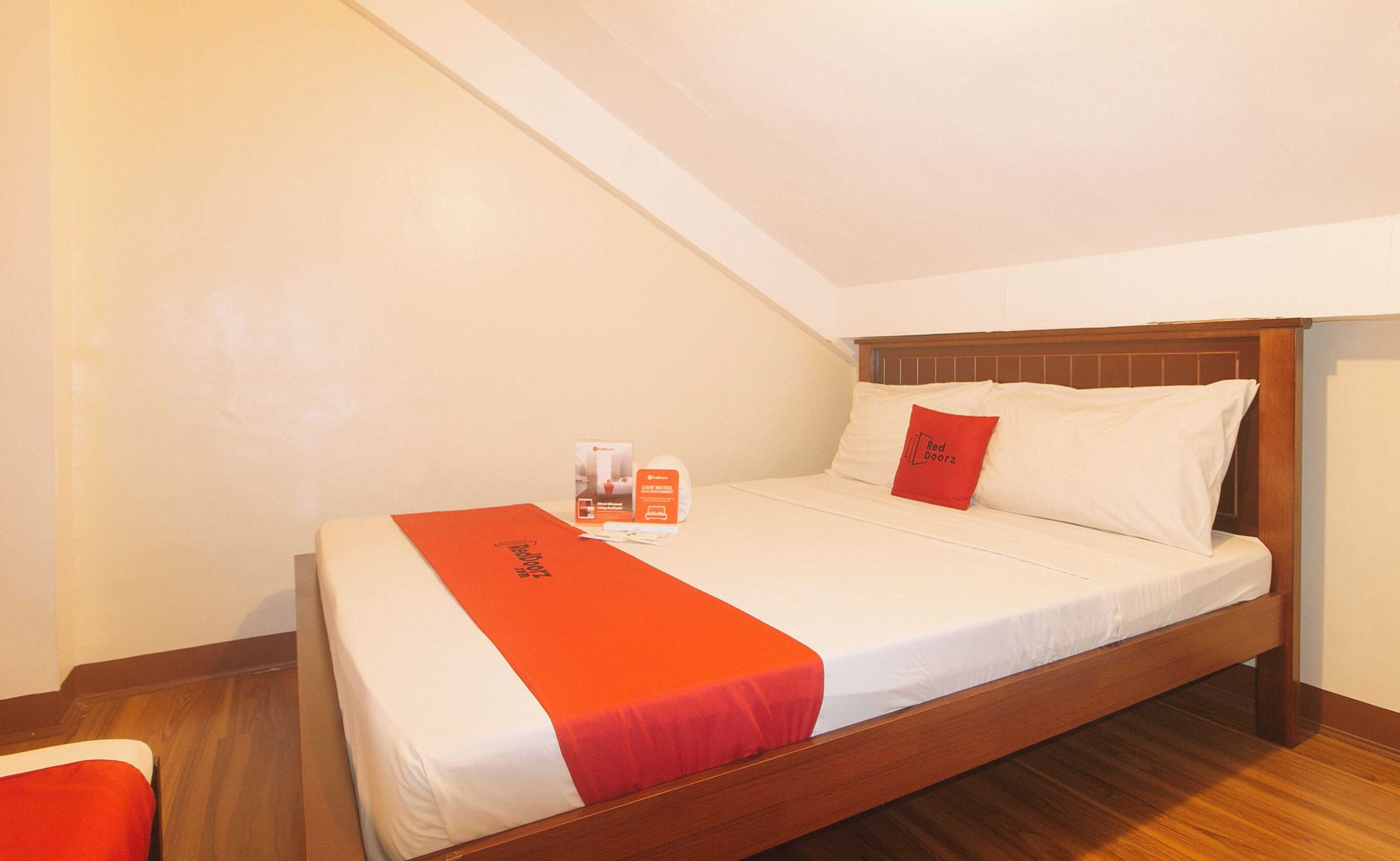 Gift card for Reddoorz @ Moonwalk Paranaque Gift card for Reddoorz @ Moonwalk Paranaque