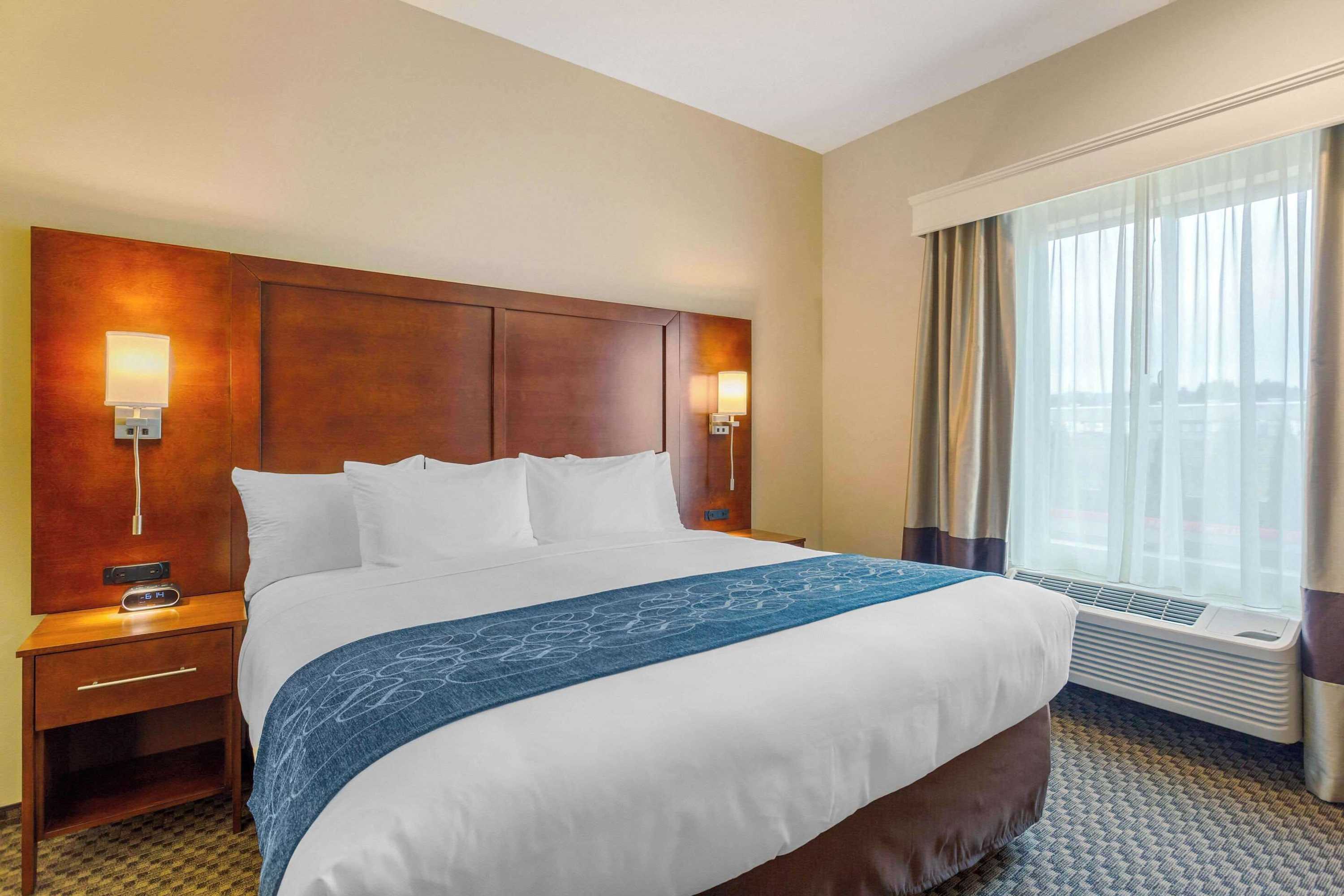 Gift card for Comfort Suites Burlington Near I-5 Gift card for Comfort Suites Burlington Near I-5
