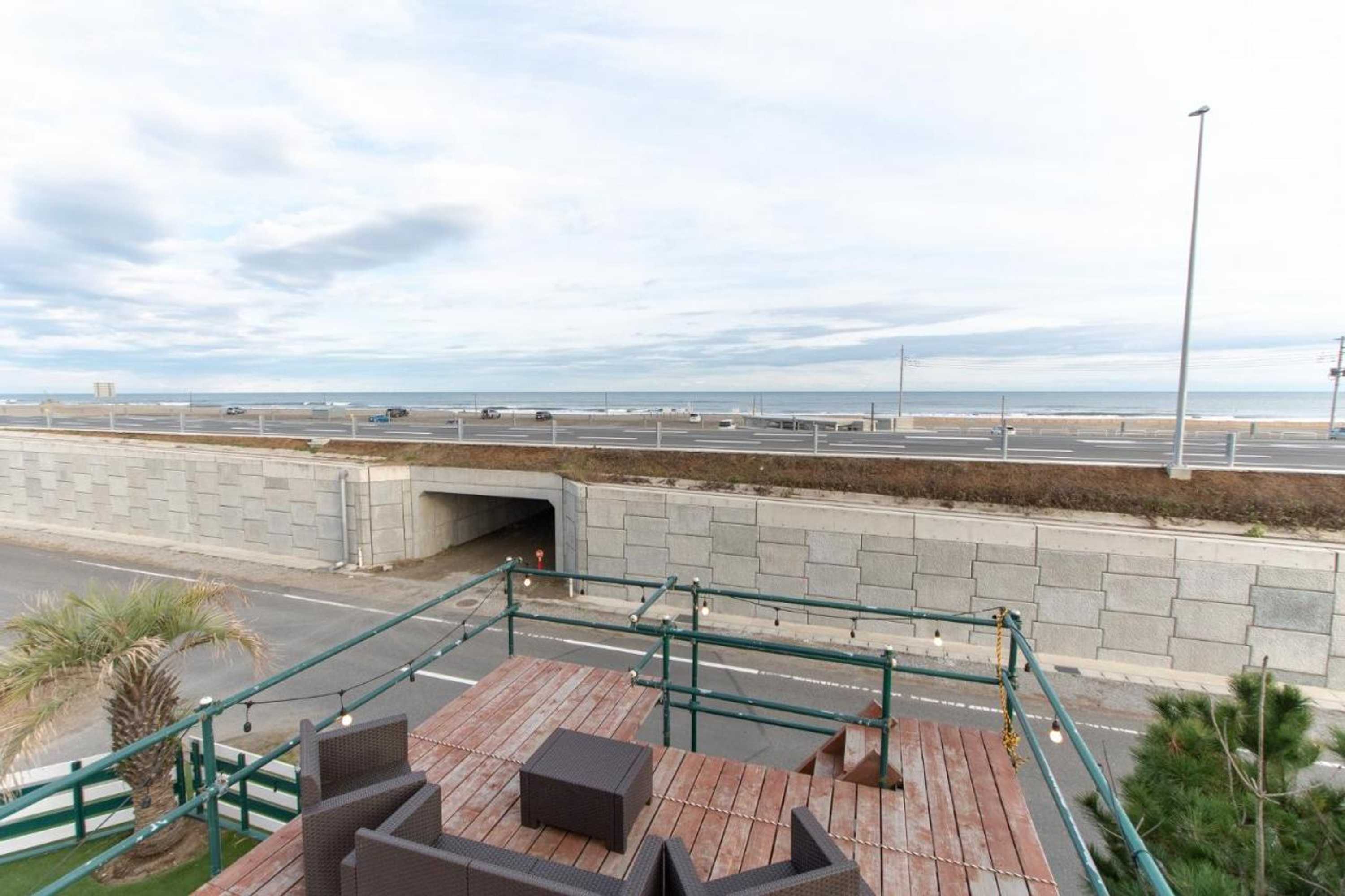 Gift card for 九十九里浜で最強に海に近い宿 無料の最新カラオケ&bbq付き