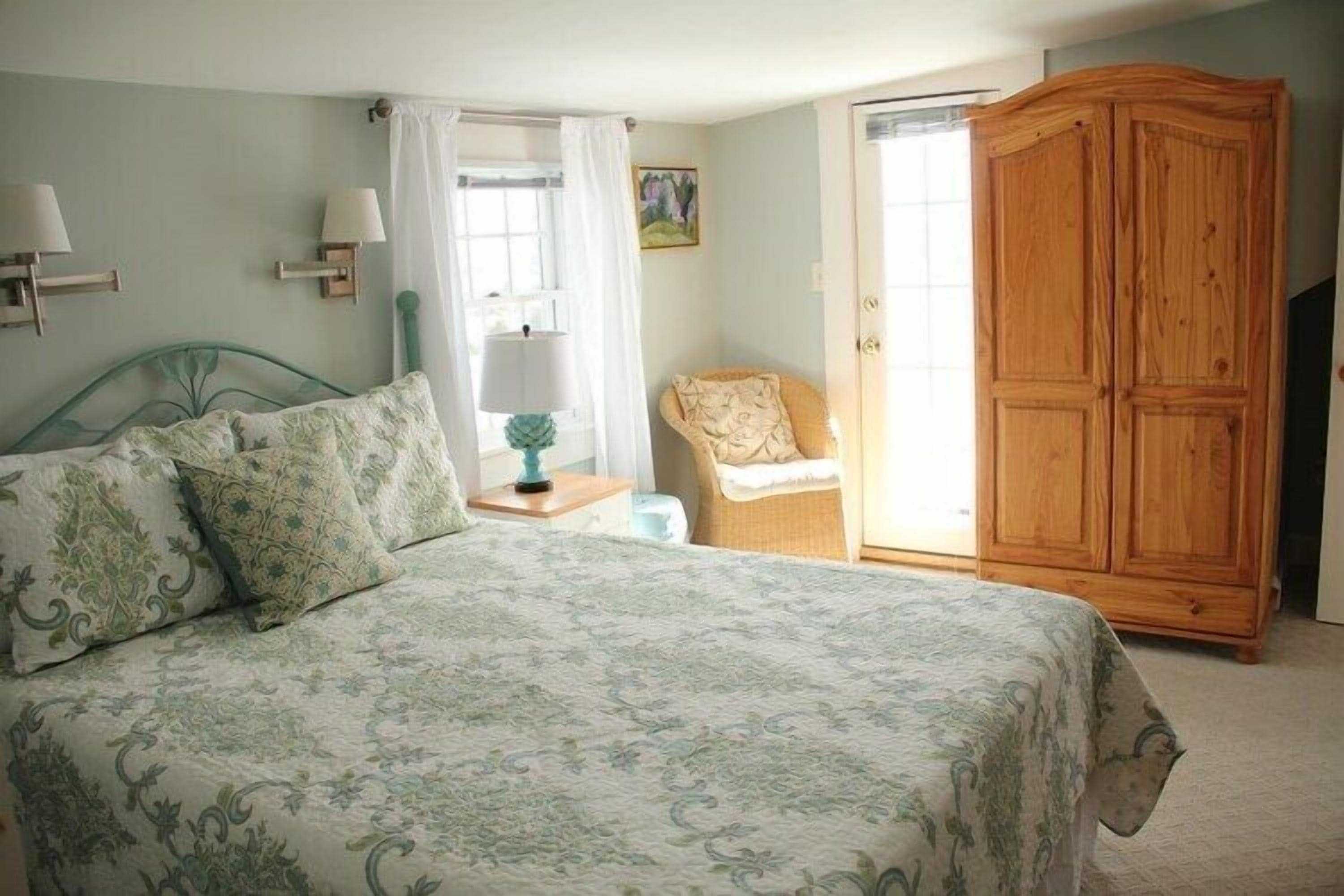 Gift card for An English Garden Bed & Breakfast Gift card for An English Garden Bed & Breakfast