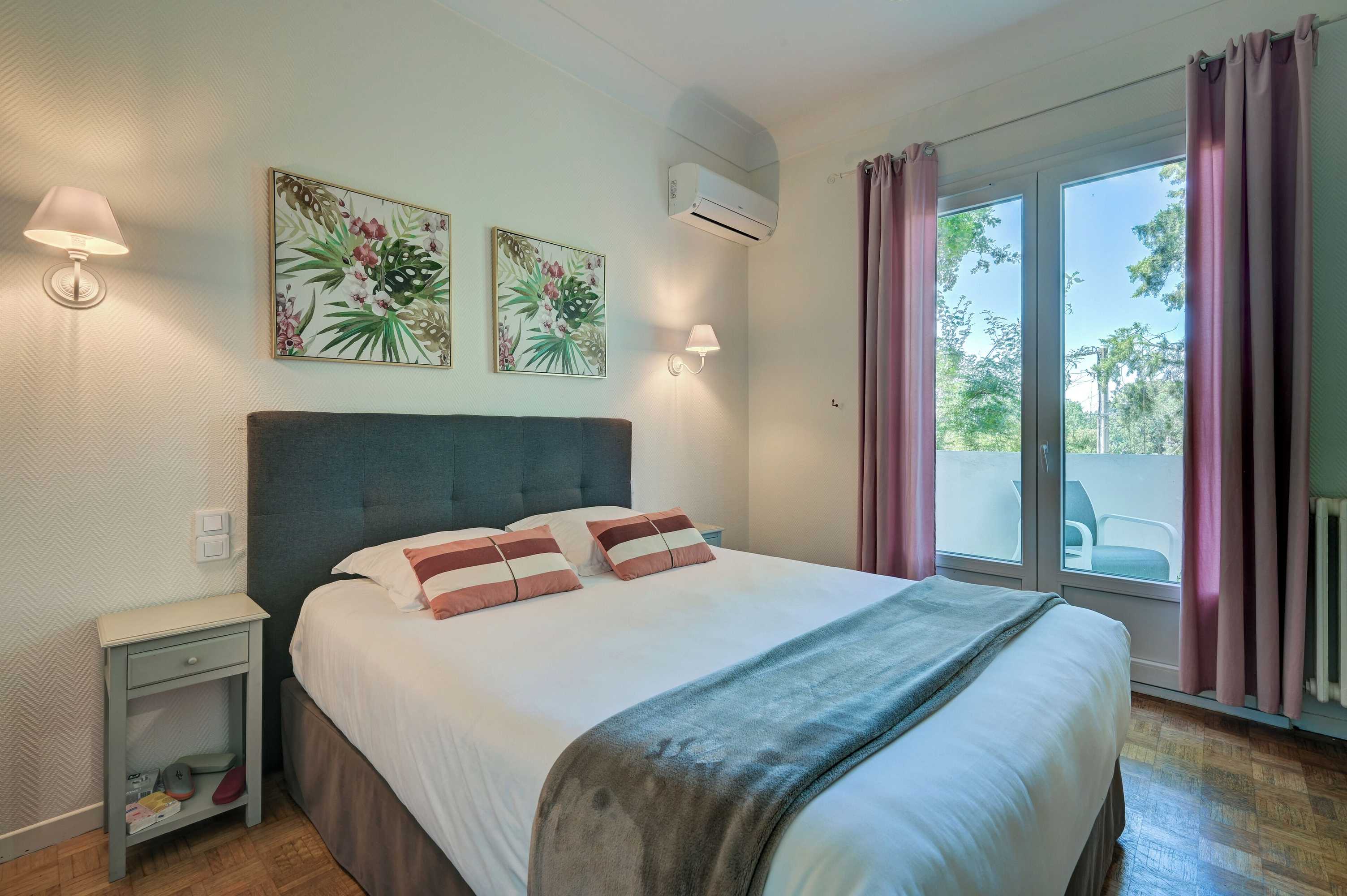 Gift card for Logis Hotel Le Blason de Provence Gift card for Logis Hotel Le Blason de Provence