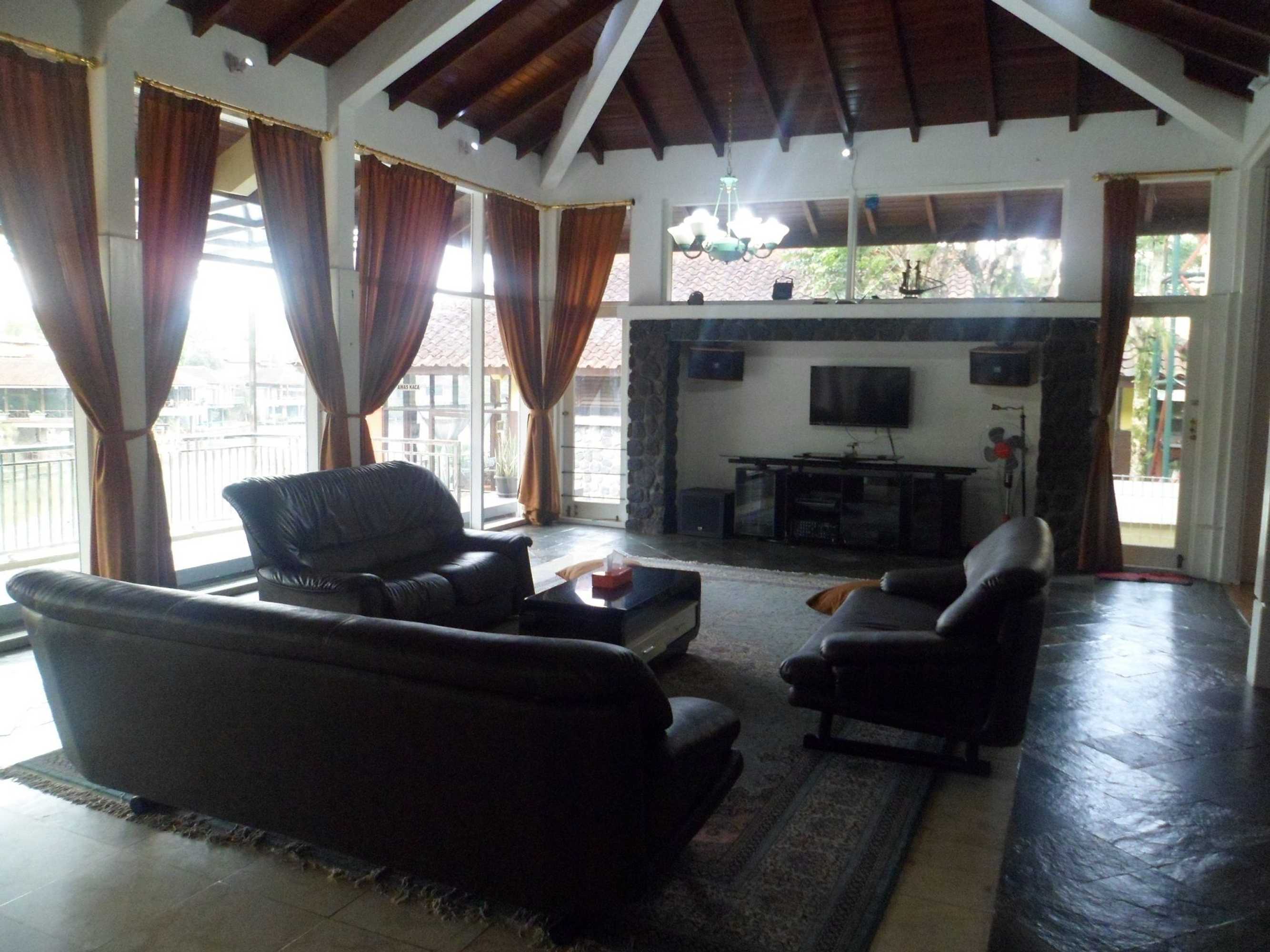 Gift card for Villa Kota Bunga Happy Aa2-11 Gift card for Villa Kota Bunga Happy Aa2-11