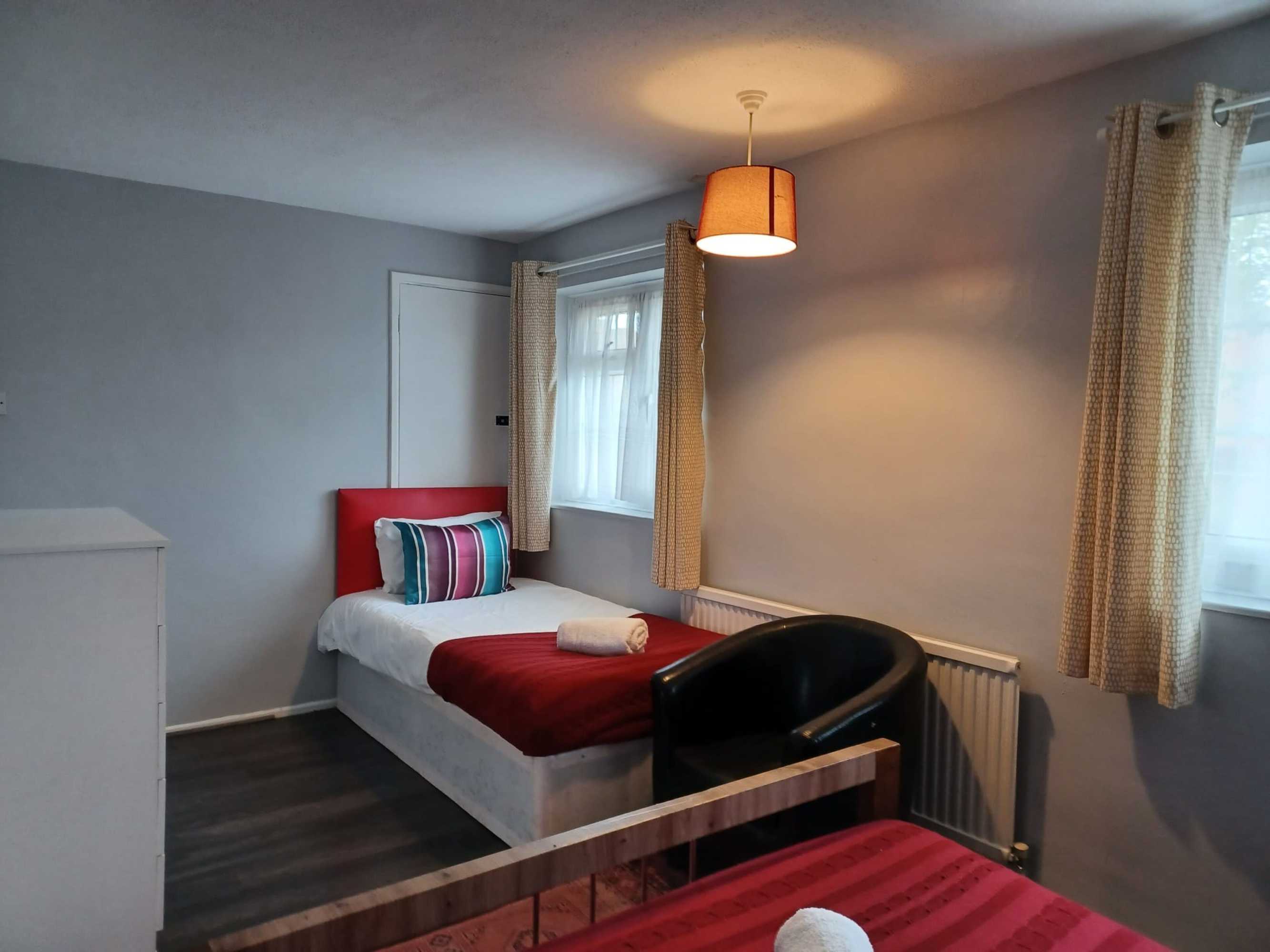 Gift card for Poynters House - Huku Kwetu Luton & Dunstable - Spacious 2 Bedroom House Gift card for Poynters House - Huku Kwetu Luton & Dunstable - Spacious 2 Bedroom House