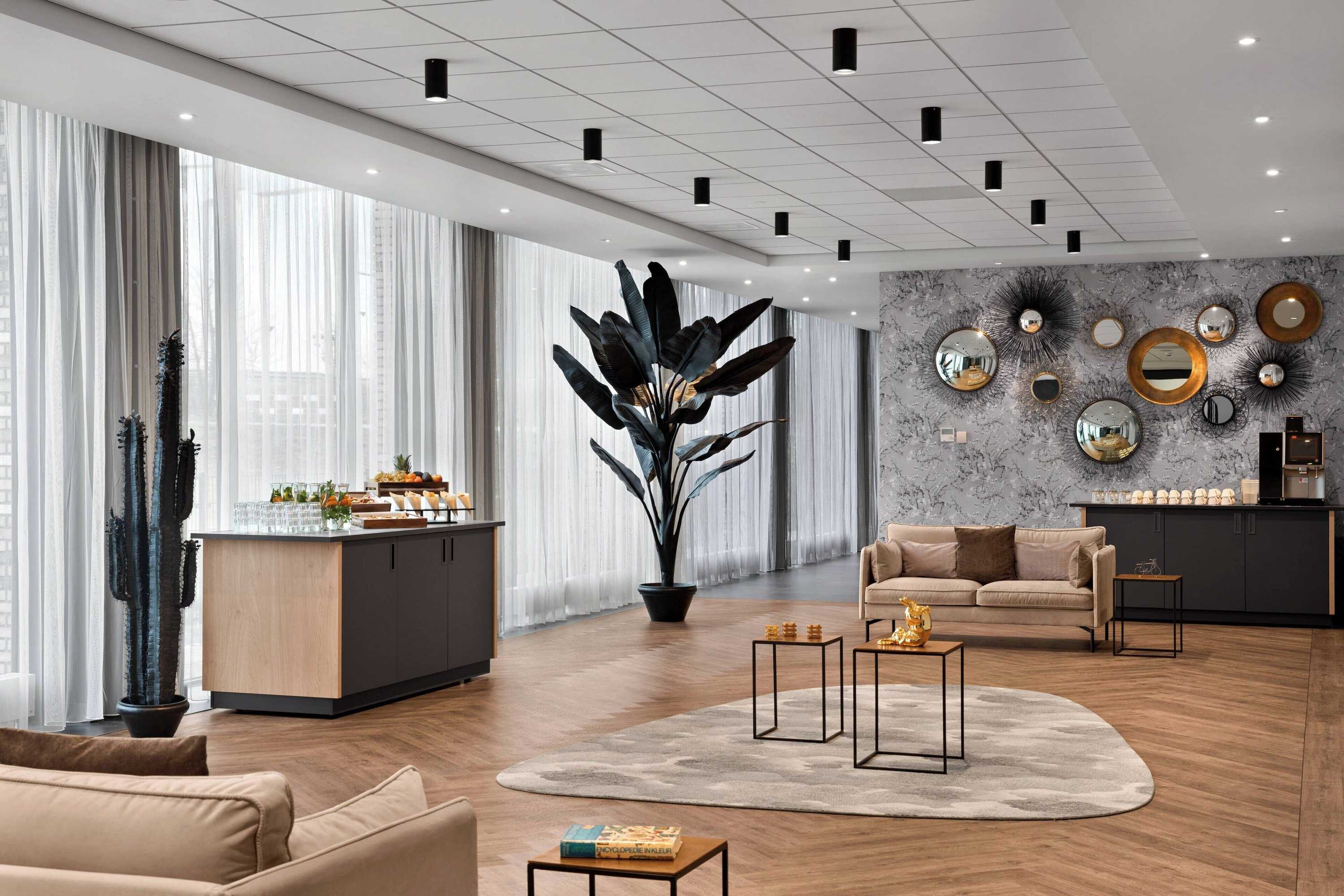 Gift card for Renaissance Amsterdam Schiphol Airport Hotel Gift card for Renaissance Amsterdam Schiphol Airport Hotel