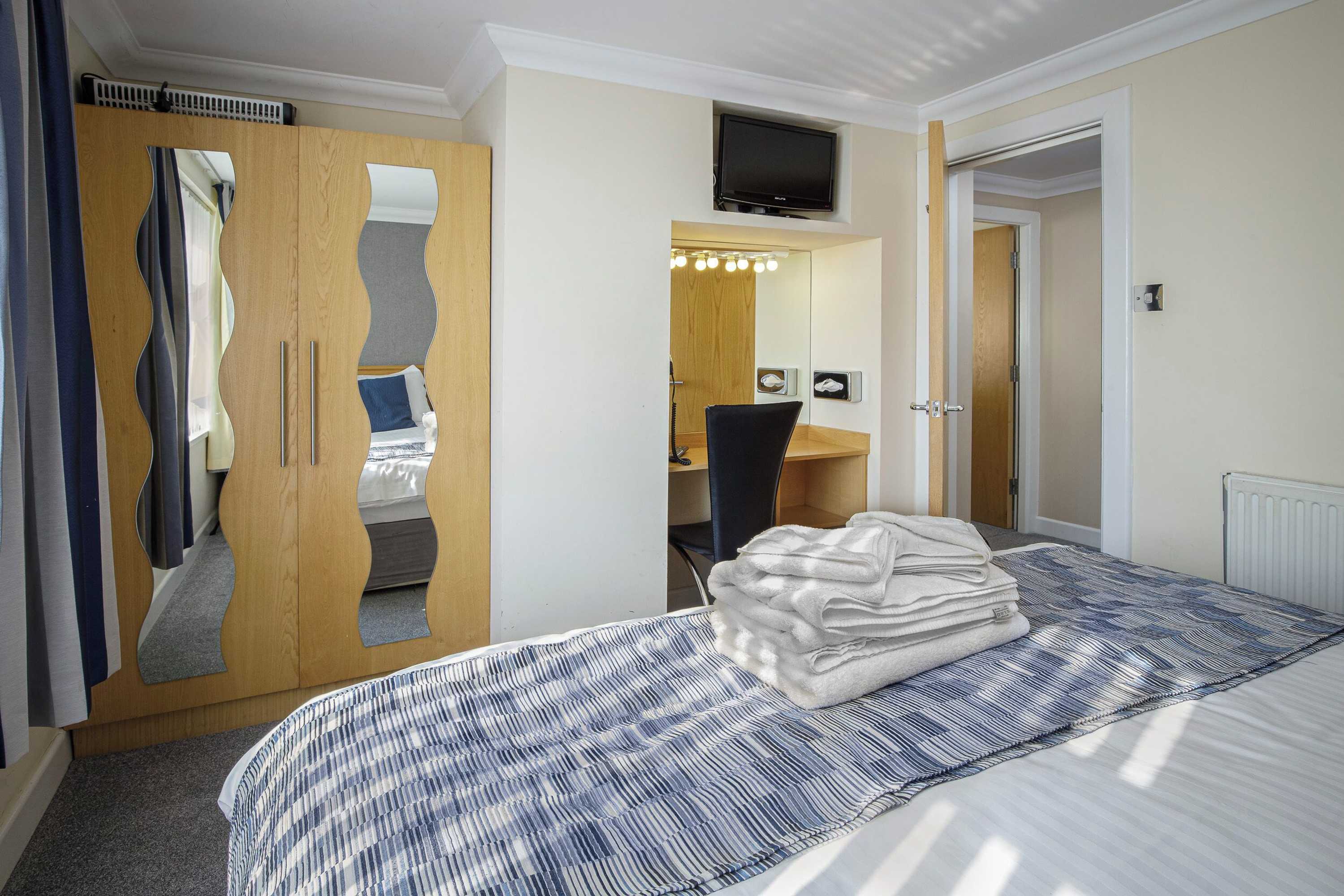 Gift card for Queens Mansions: Lakeland Suite