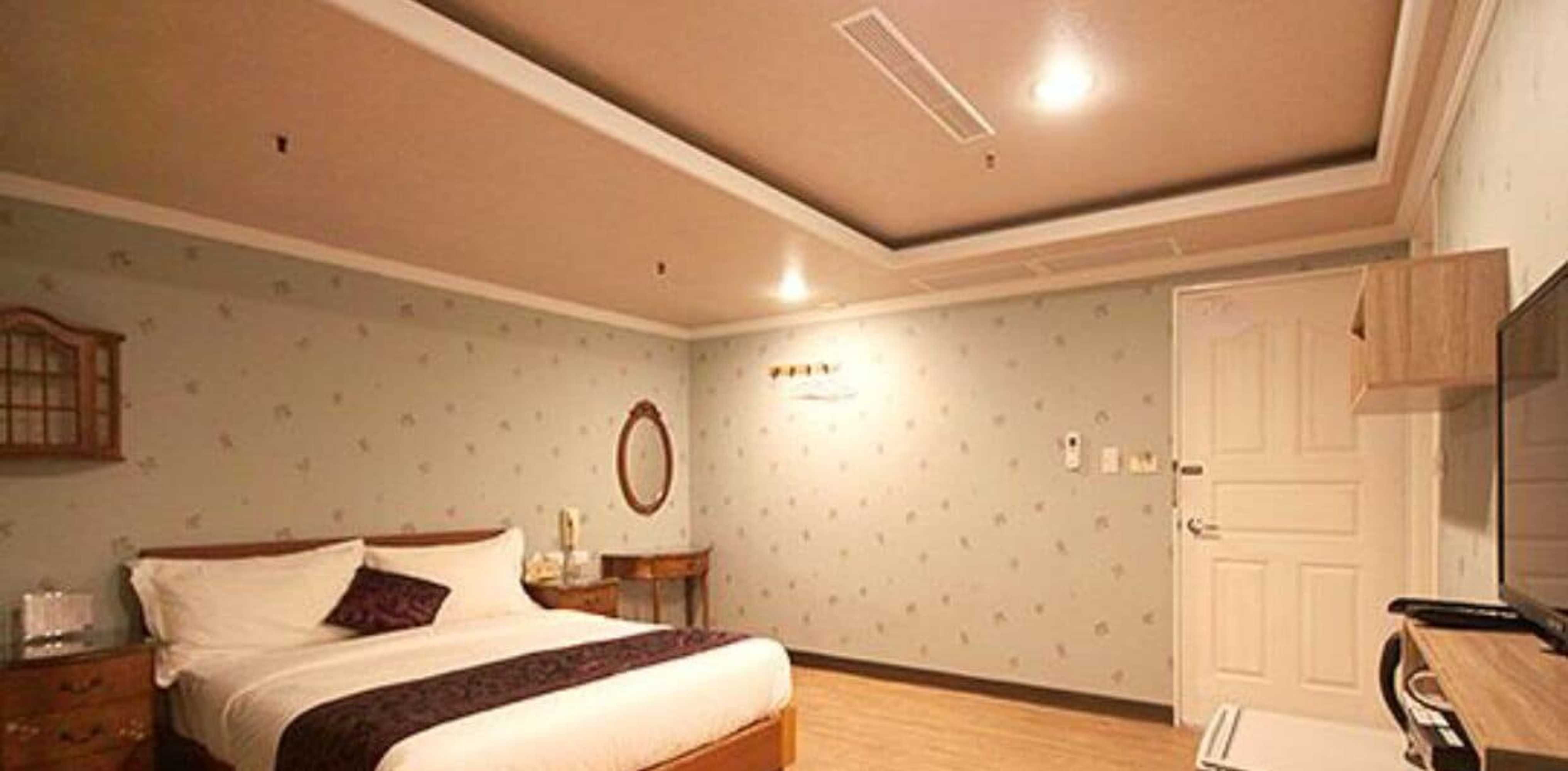 Gift card for Ya Tai Hotel Gift card for Ya Tai Hotel