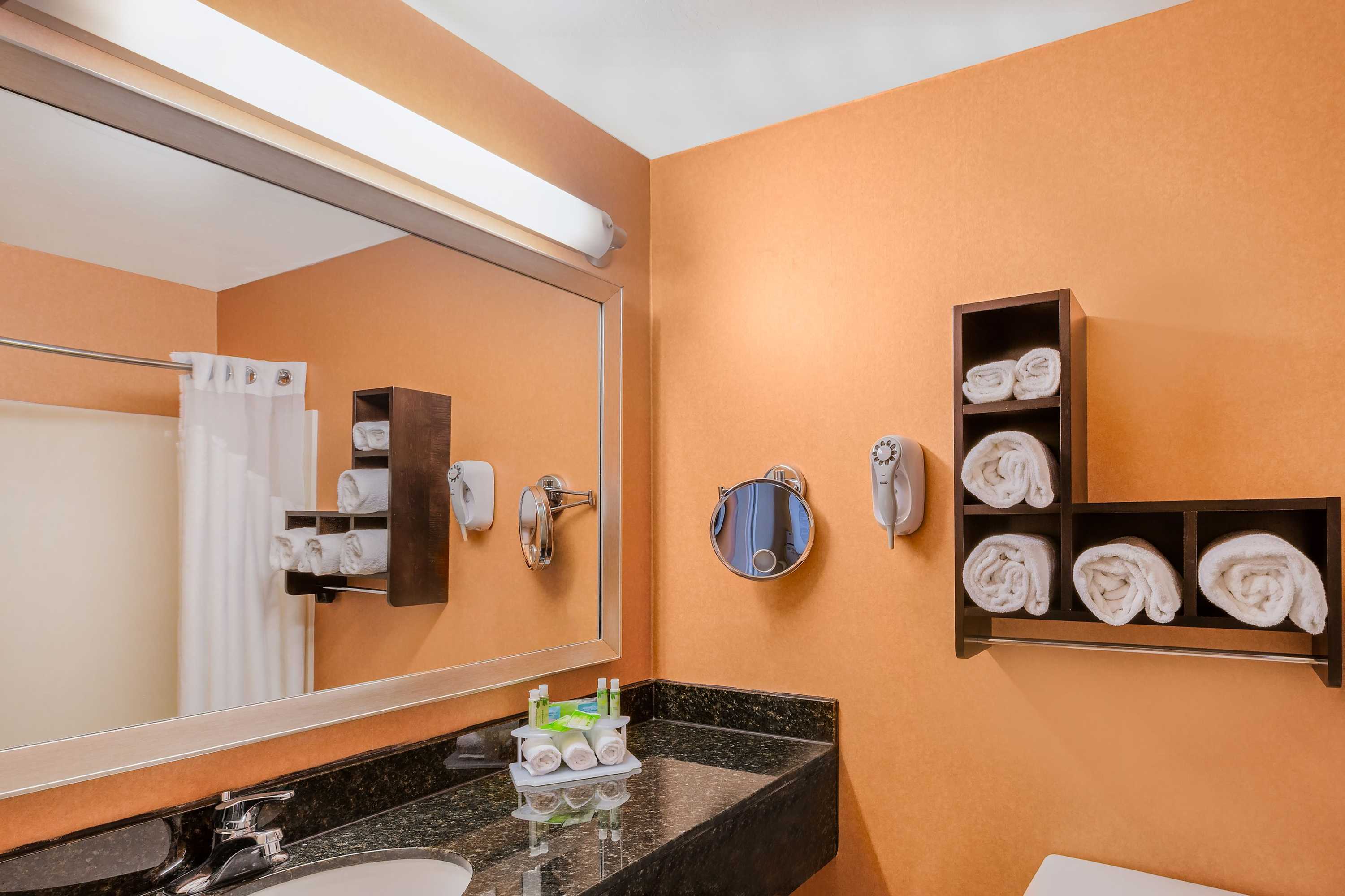 Gift card for Holiday Inn Express Hotel & Suites San Jose-Morgan Hill by Ihg Gift card for Holiday Inn Express Hotel & Suites San Jose-Morgan Hill by Ihg