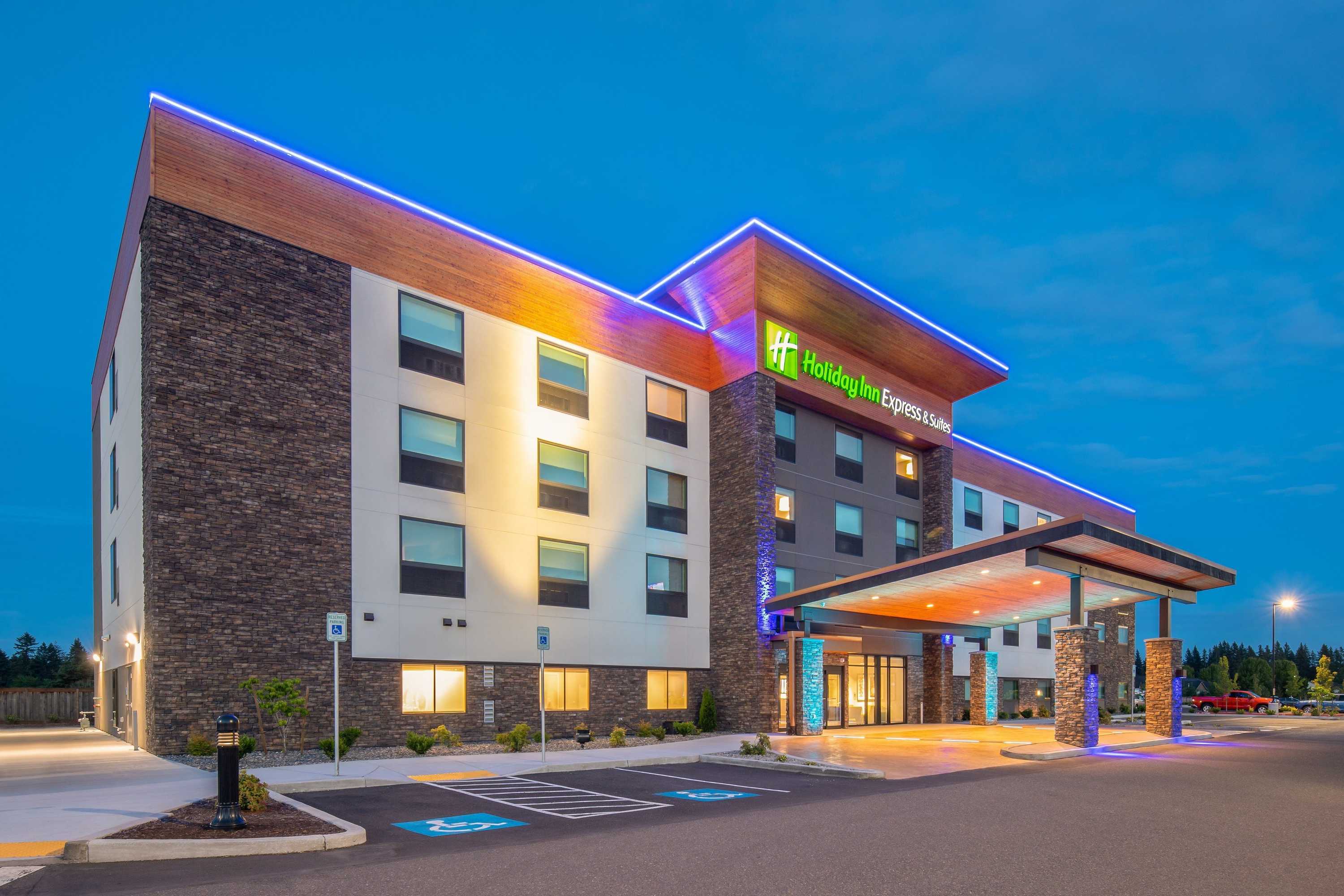Gift card for Holiday Inn Express & Suites Camas - Vancouver by Ihg