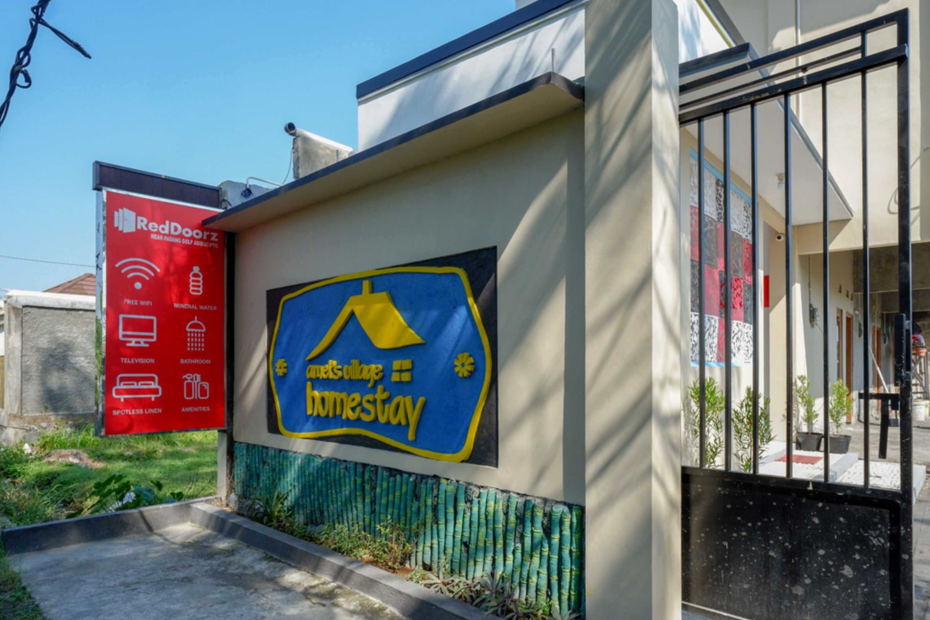 Gift card for Reddoorz Near Padang Golf Adisucipto