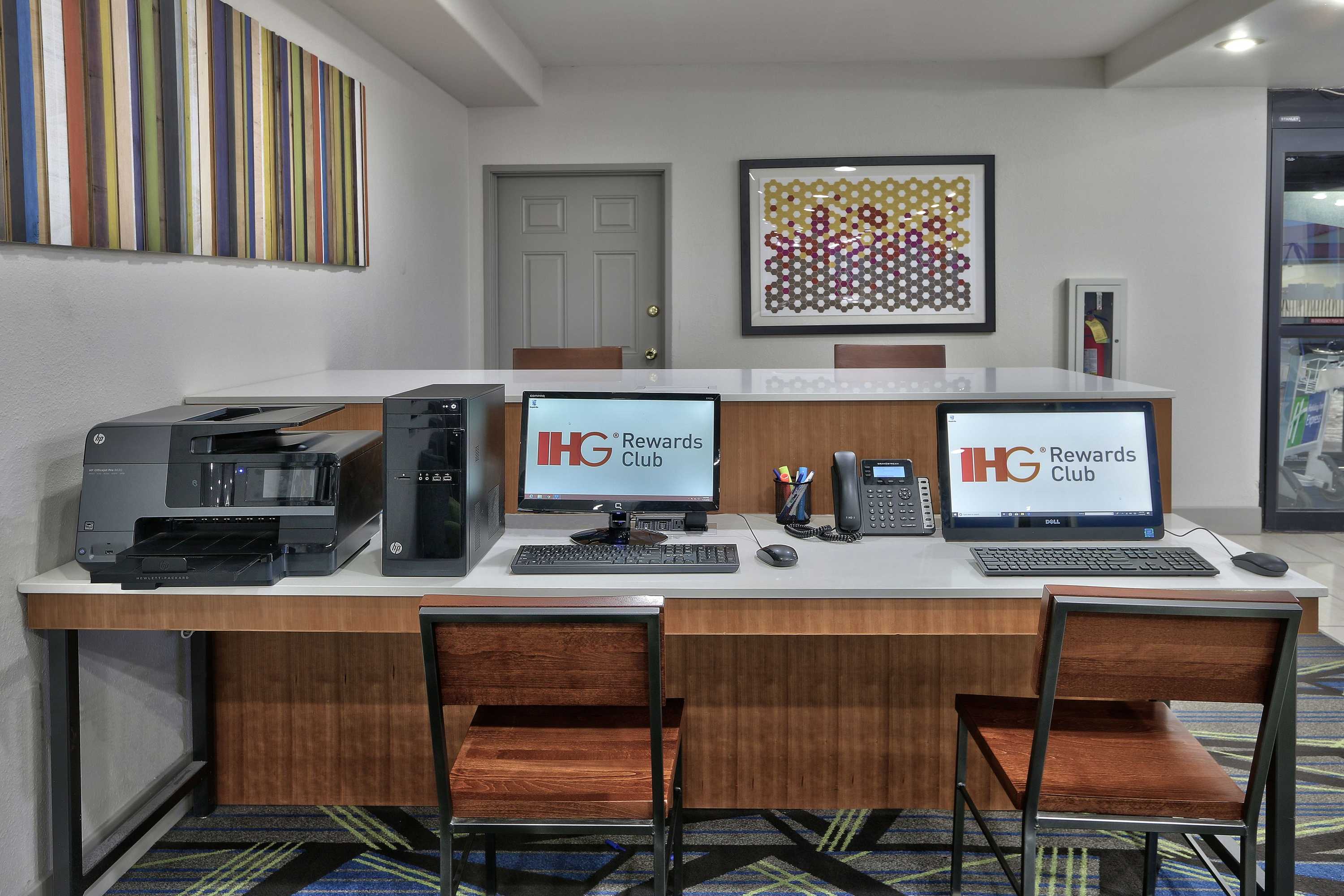 Gift card for Holiday Inn Express Santa Rosa by Ihg Gift card for Holiday Inn Express Santa Rosa by Ihg