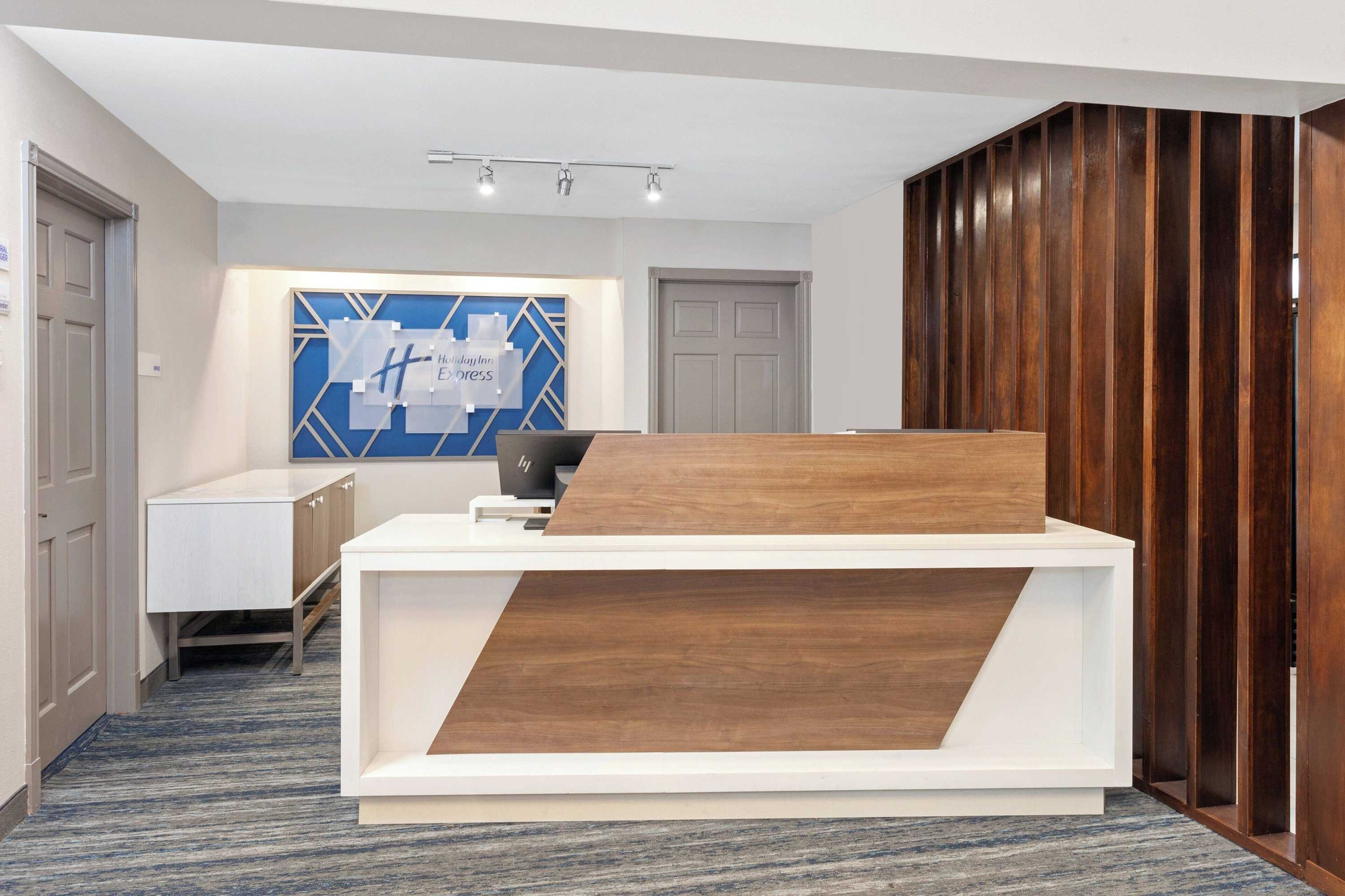 Gift card for Holiday Inn Express & Suites Port Washington by Ihg Gift card for Holiday Inn Express & Suites Port Washington by Ihg