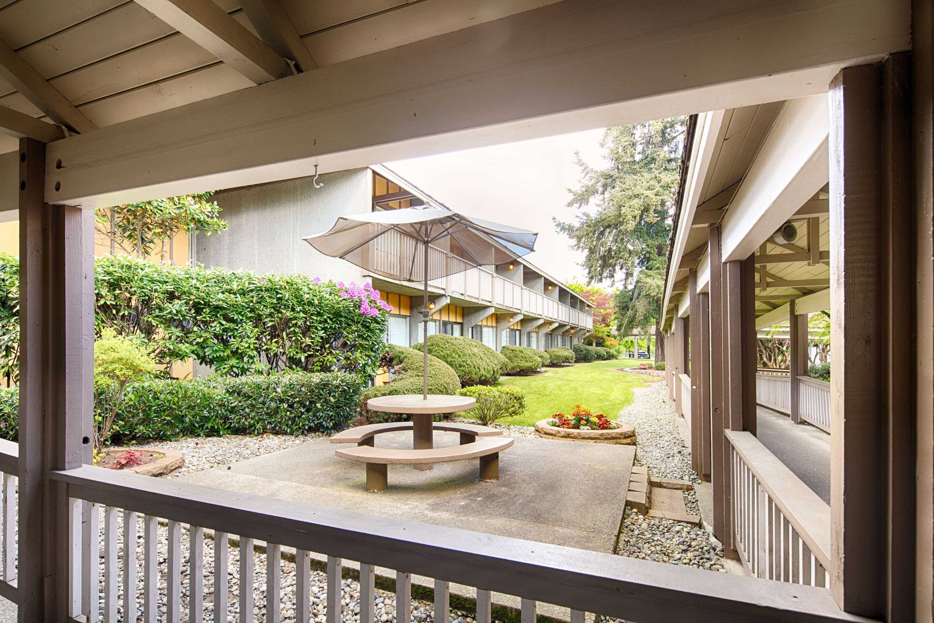 Gift card for Red Lion Hotel Bellevue Gift card for Red Lion Hotel Bellevue