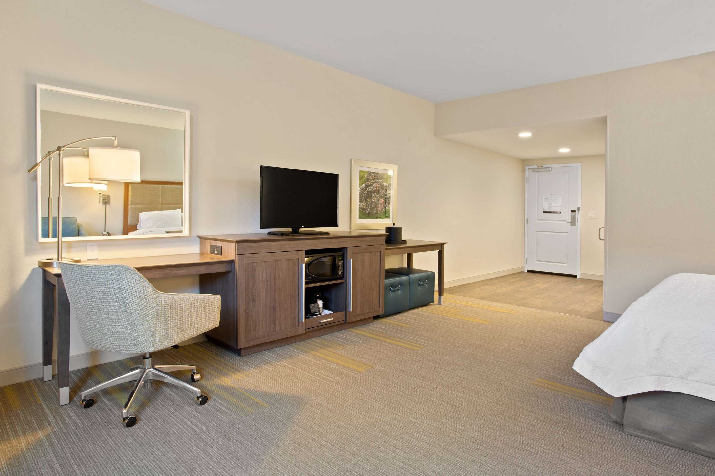Gift card for Hampton Inn & Suites-Seattle Woodinville WA Gift card for Hampton Inn & Suites-Seattle Woodinville WA