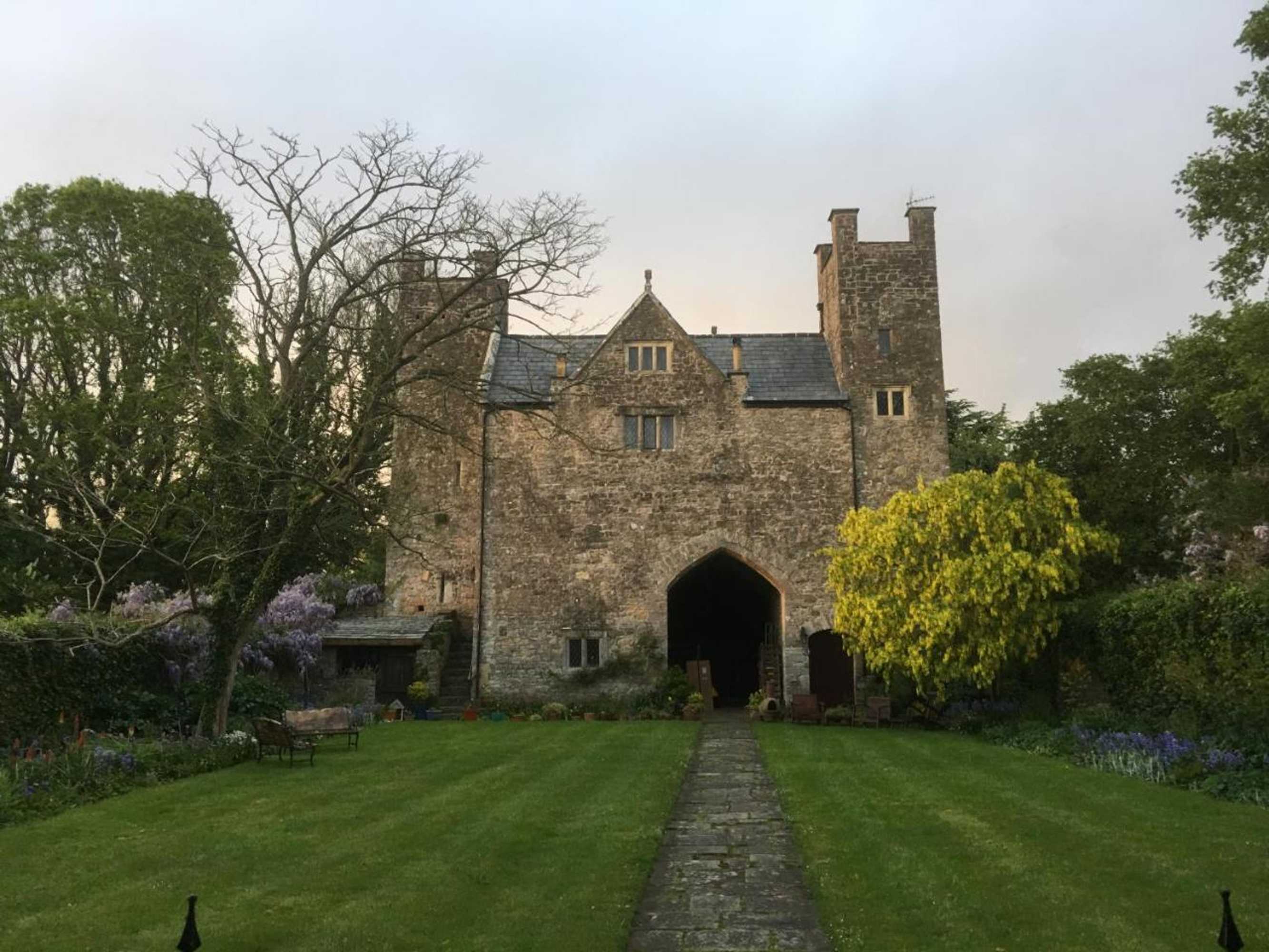 Gift card for Welsh Gatehouse, Historic Castle Which Can Cater For Electric Vehicle Gift card for Welsh Gatehouse, Historic Castle Which Can Cater For Electric Vehicle