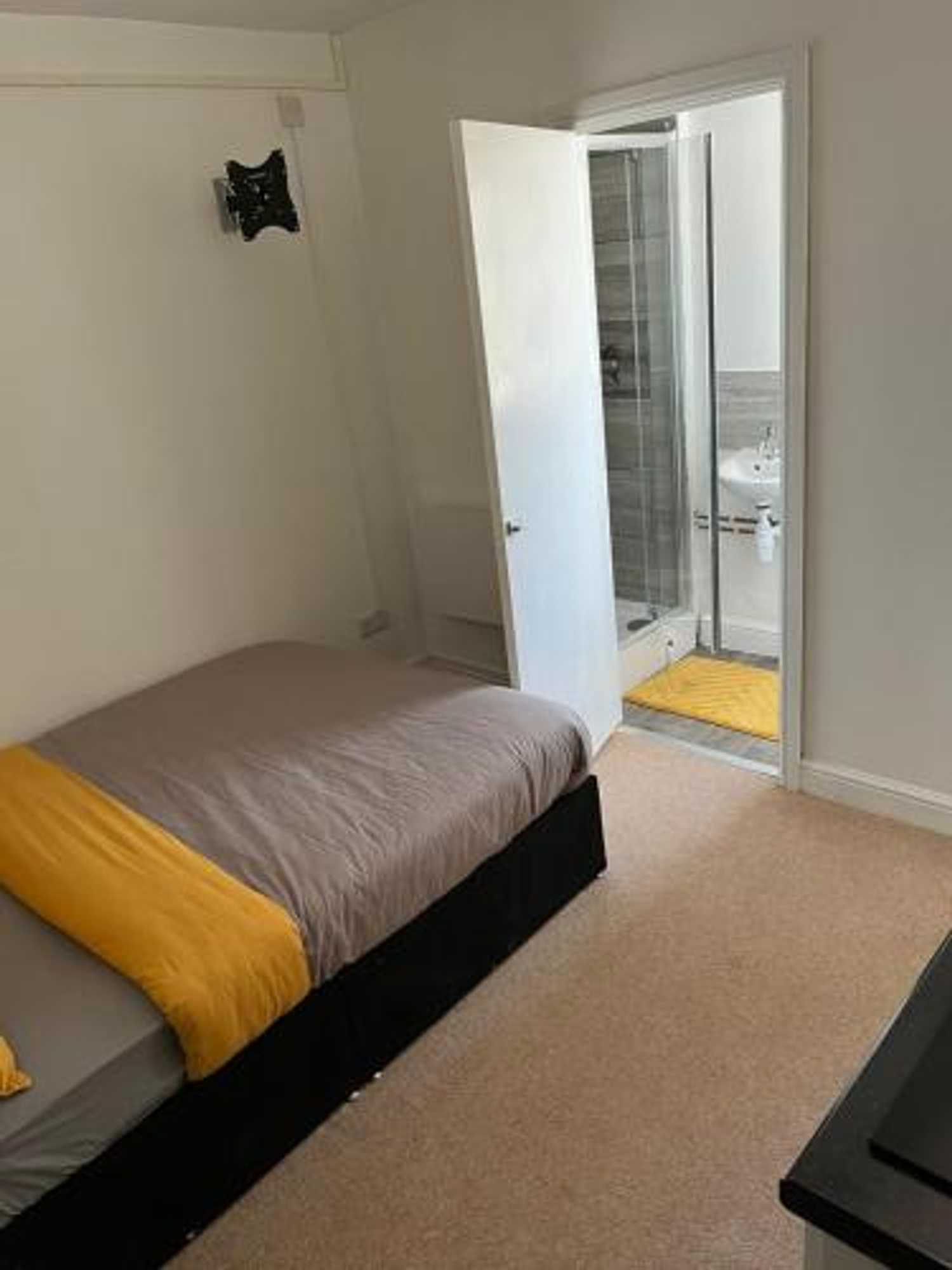 Gift card for Hatfield Save-Money Rooms - 10over10 For Price! Gift card for Hatfield Save-Money Rooms - 10over10 For Price!
