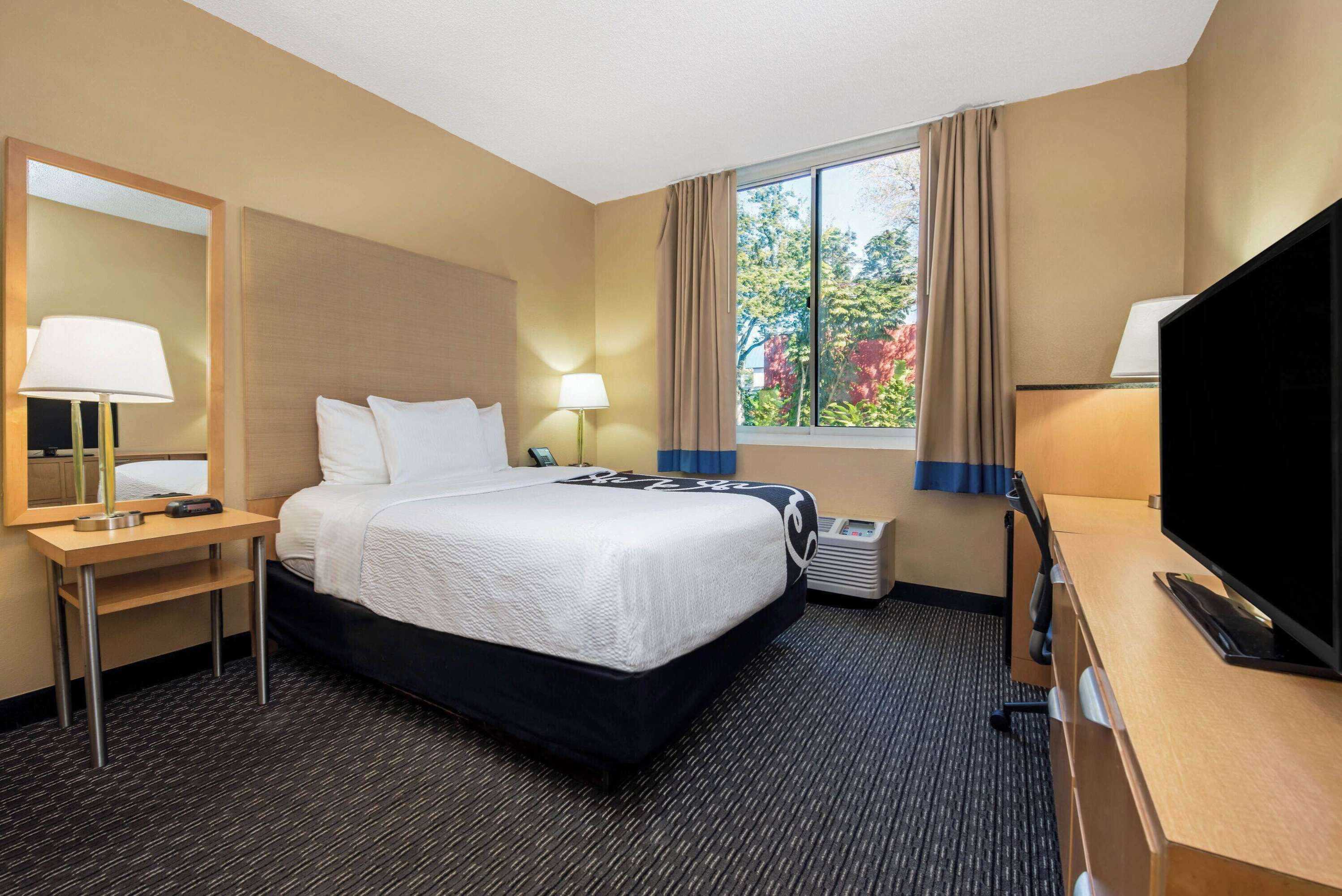 Gift card for La Quinta Inn & Suites by Wyndham West Palm Beach Airport Gift card for La Quinta Inn & Suites by Wyndham West Palm Beach Airport