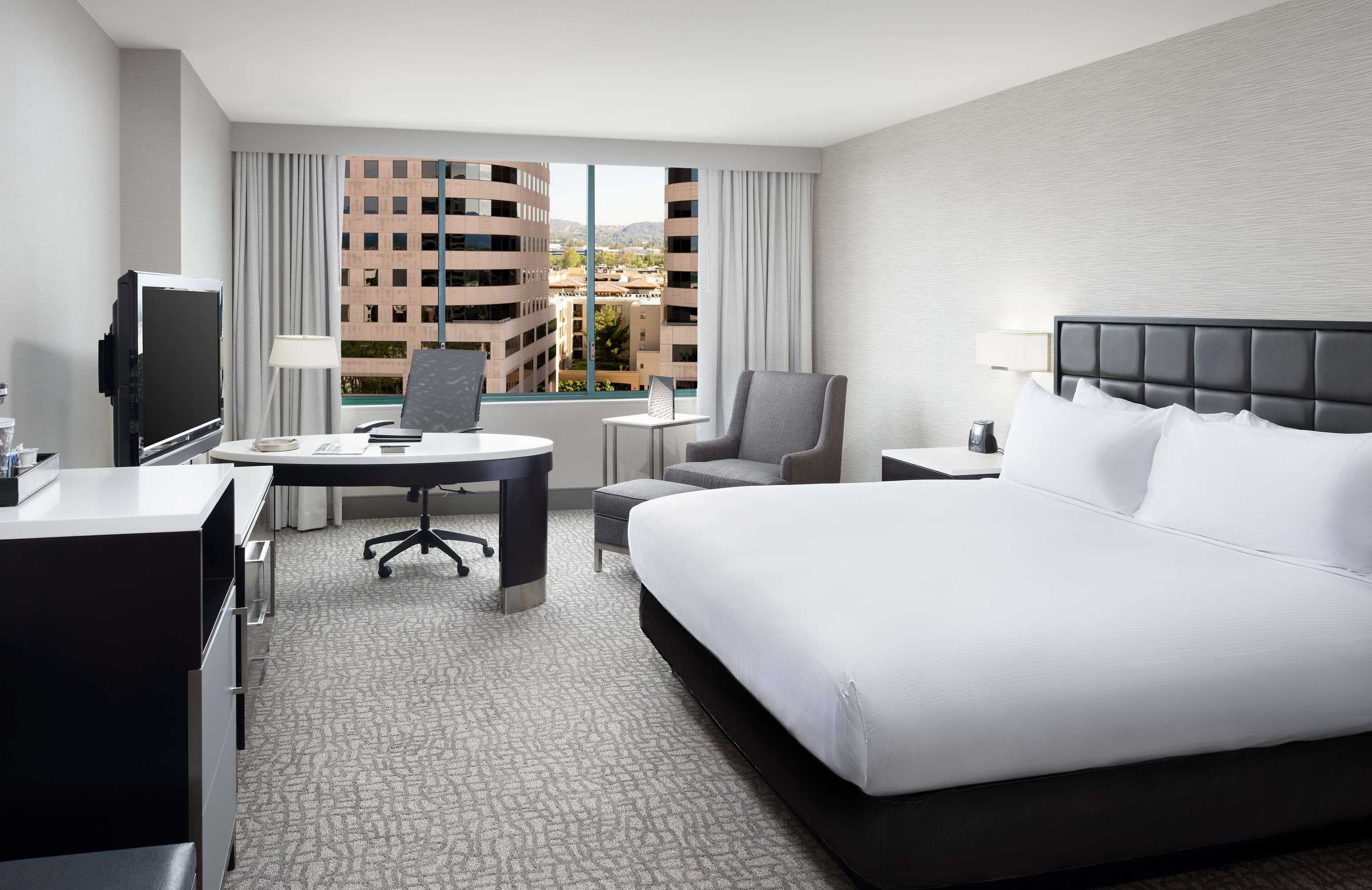 Gift card for Hilton Woodland Hills / Los Angeles Gift card for Hilton Woodland Hills / Los Angeles