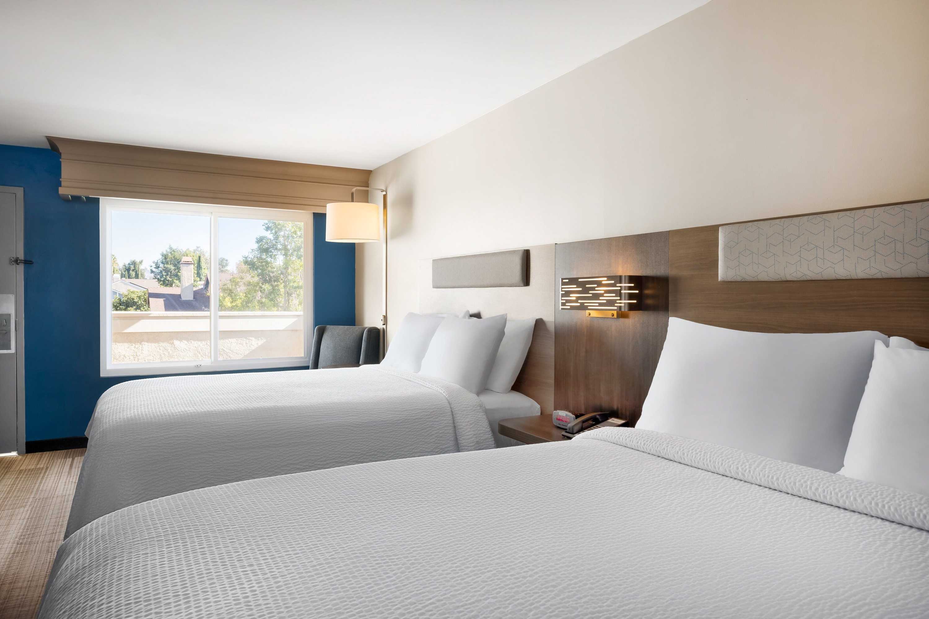 Gift card for Holiday Inn Express Simi Valley by Ihg Gift card for Holiday Inn Express Simi Valley by Ihg