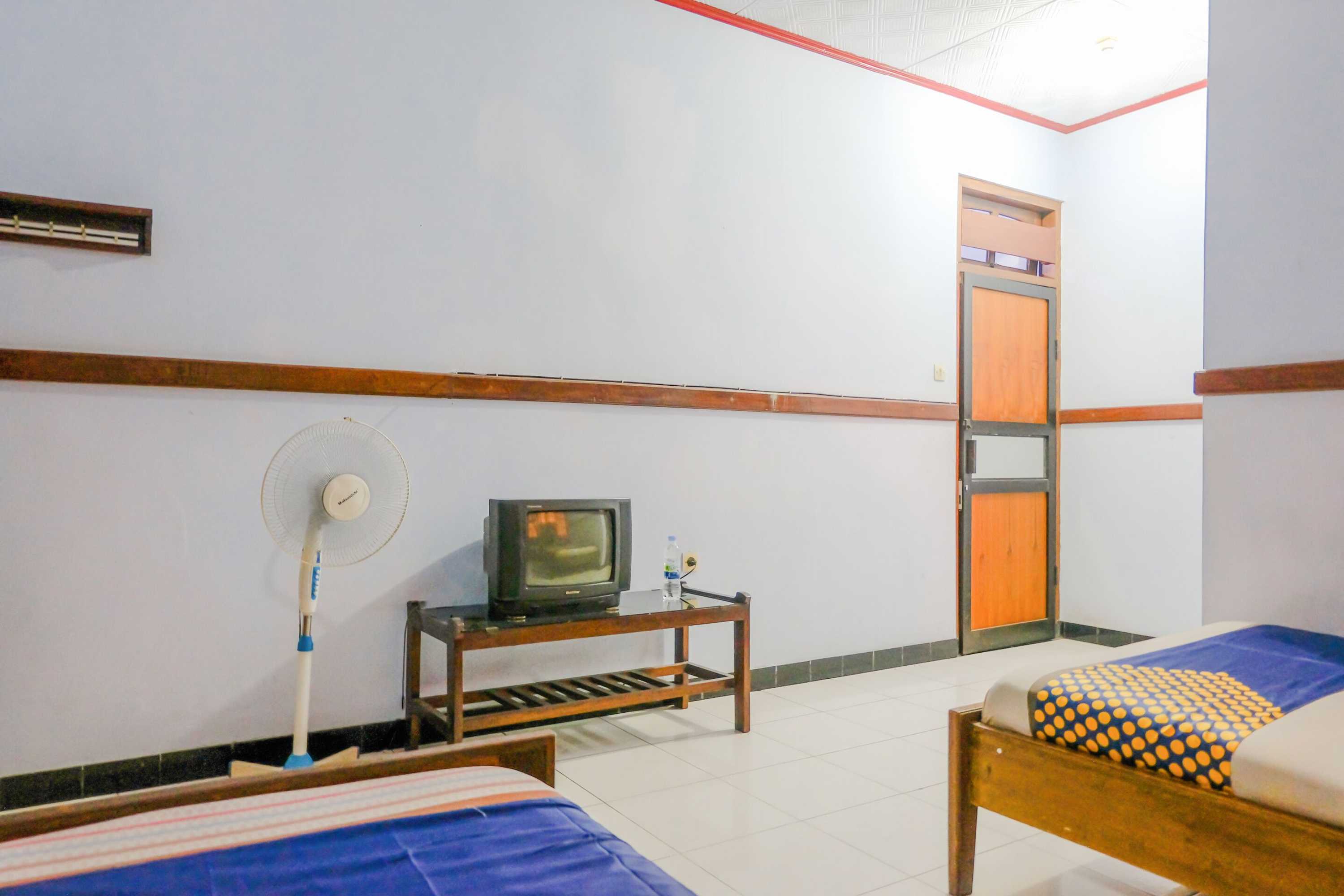 Gift card for Hotel Dewi Near Gor Merdeka Jombang Mitra Reddoorz Gift card for Hotel Dewi Near Gor Merdeka Jombang Mitra Reddoorz