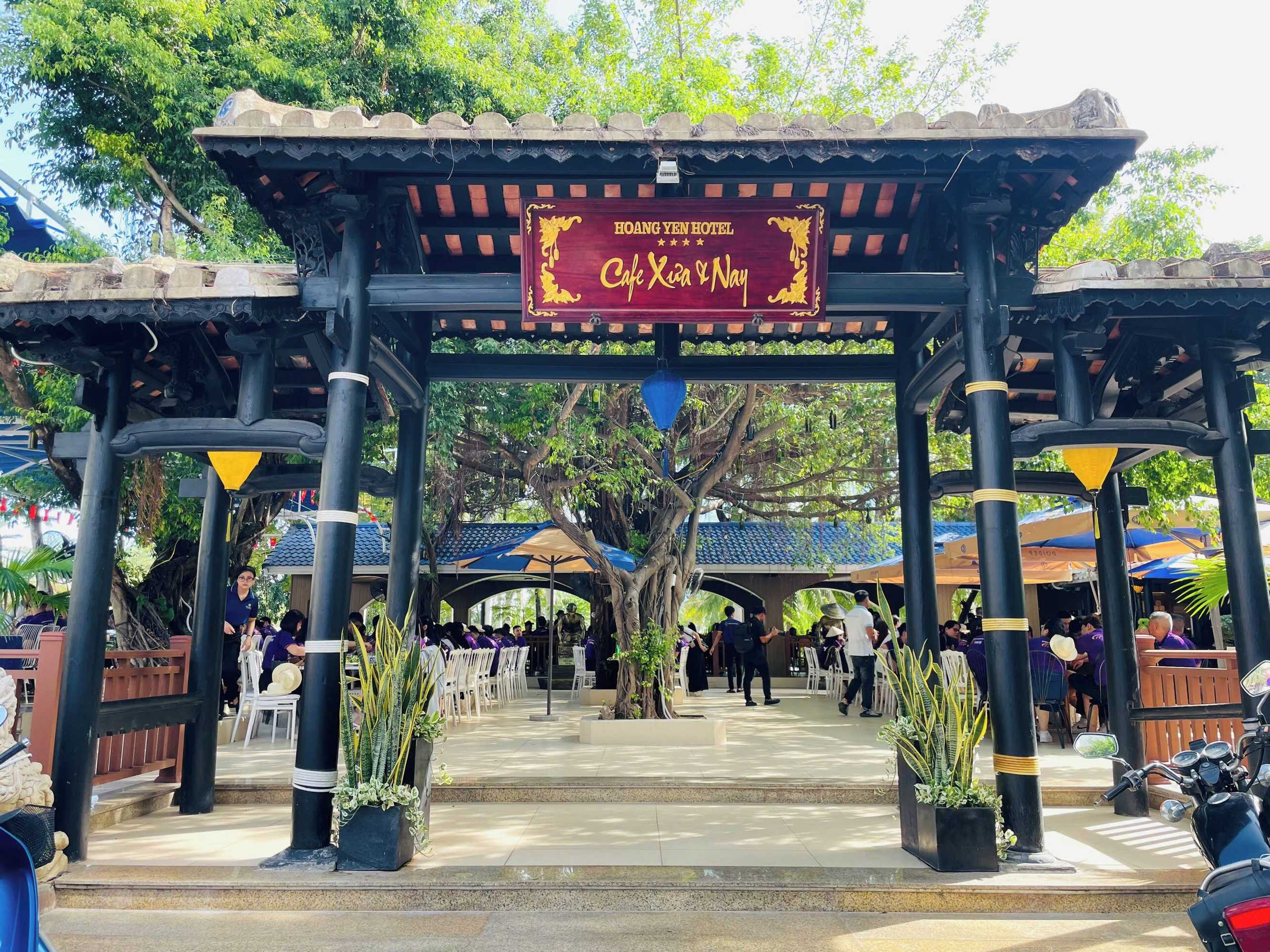 Gift card for Sandals Hoàng Yến Hotel Gift card for Sandals Hoàng Yến Hotel