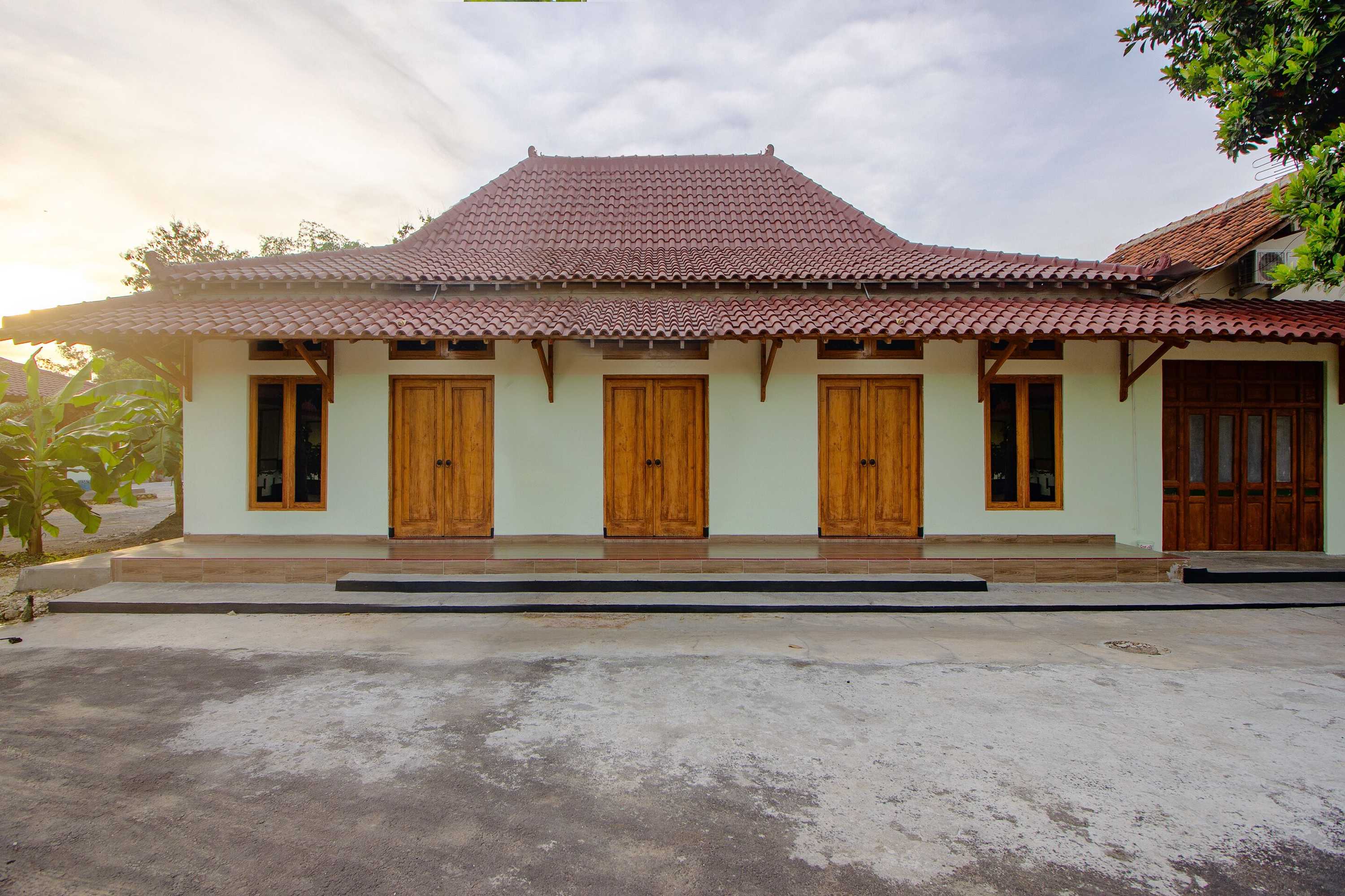 Gift card for Reddoorz Syariah Near Alun Alun Wonosari Gift card for Reddoorz Syariah Near Alun Alun Wonosari