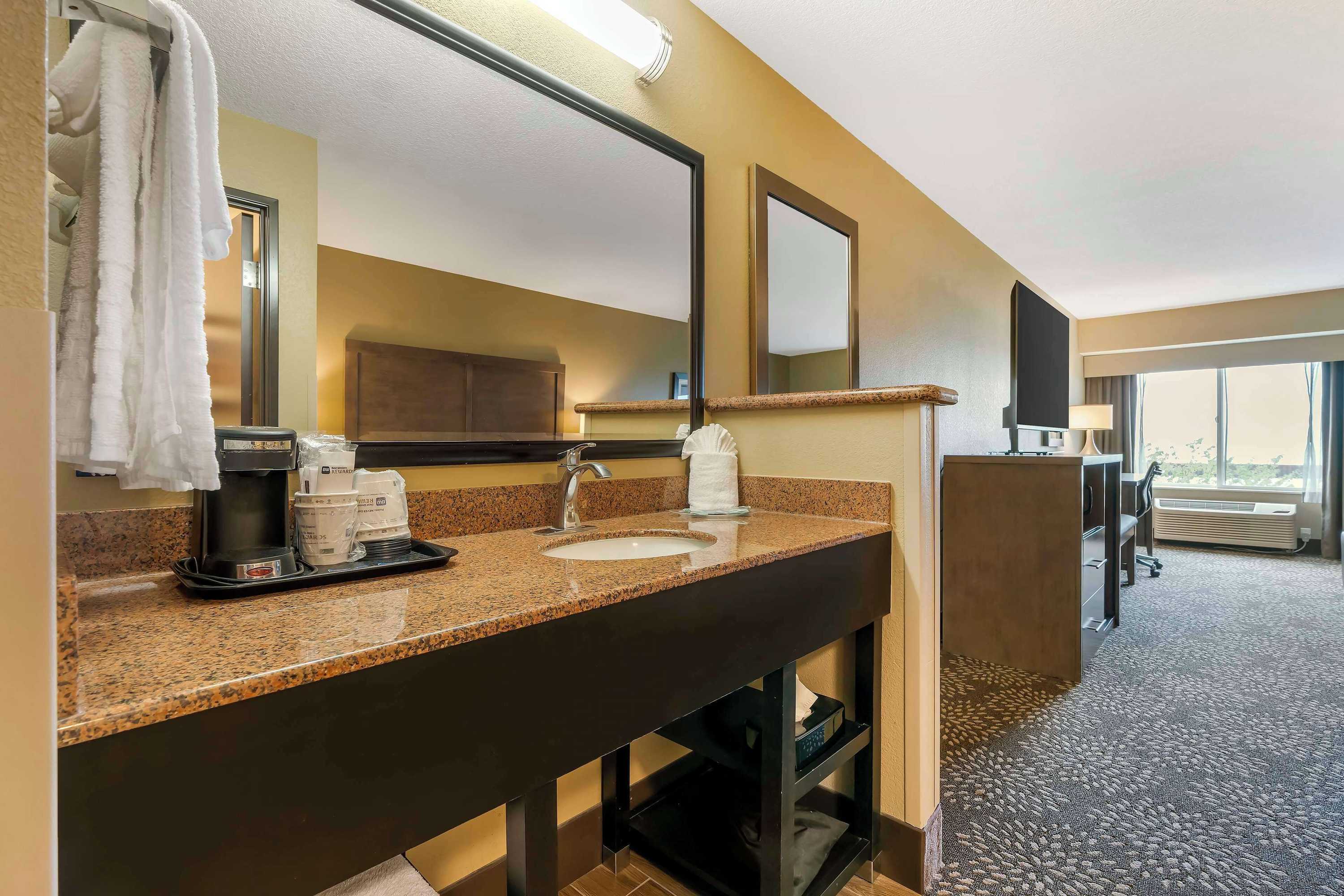Gift card for Best Western Columbia River Waterfront Hotel Astoria Gift card for Best Western Columbia River Waterfront Hotel Astoria