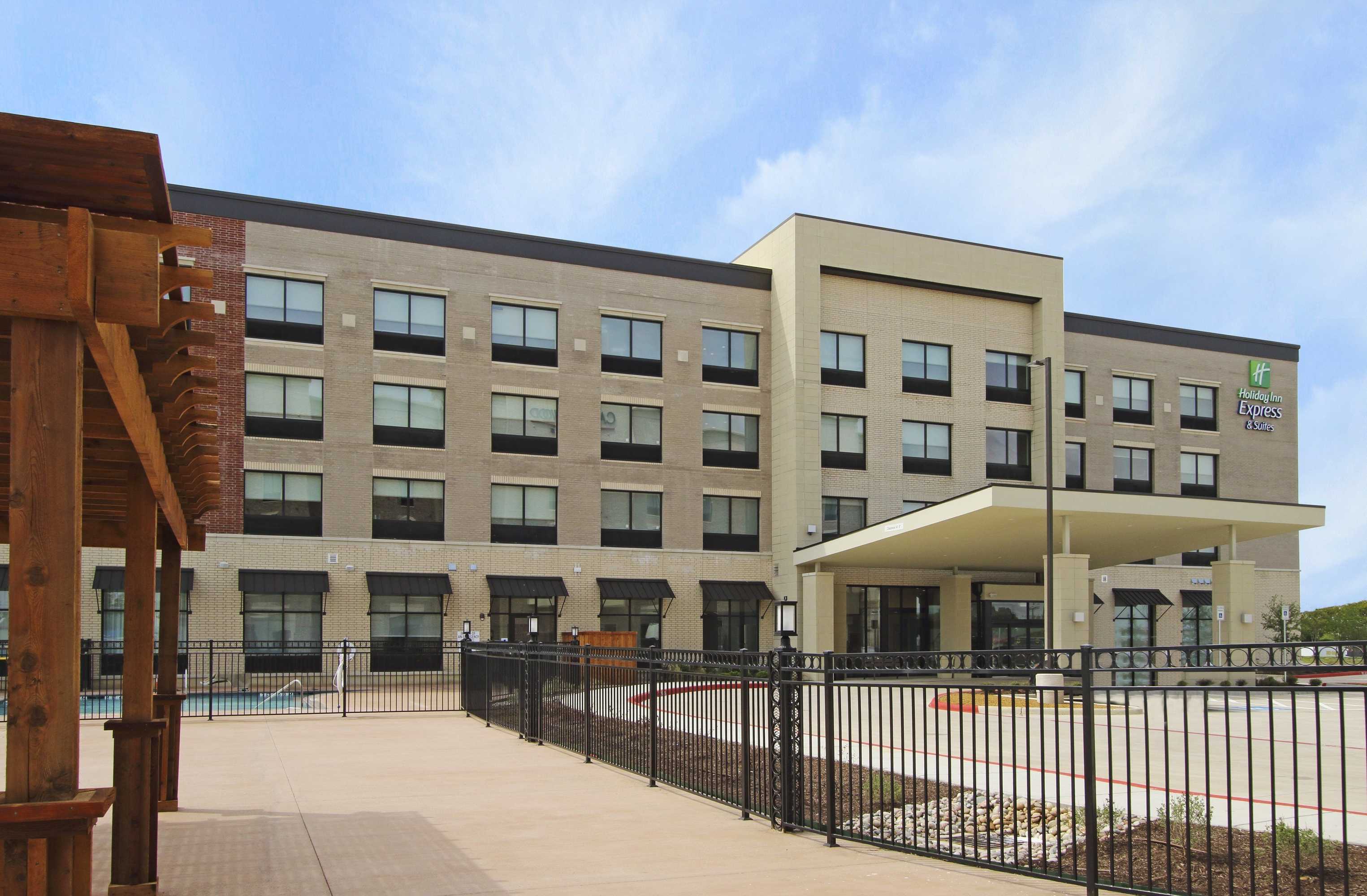 Gift card for Holiday Inn Express & Suites Dallas-Frisco NW Toyota Stdm by Ihg Gift card for Holiday Inn Express & Suites Dallas-Frisco NW Toyota Stdm by Ihg